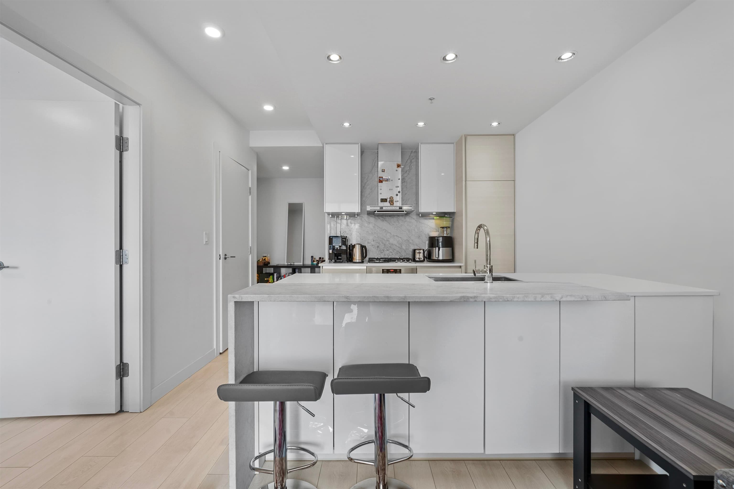 1501 - 6098 Station Street, Burnaby, V5H 0H4 — photo 5