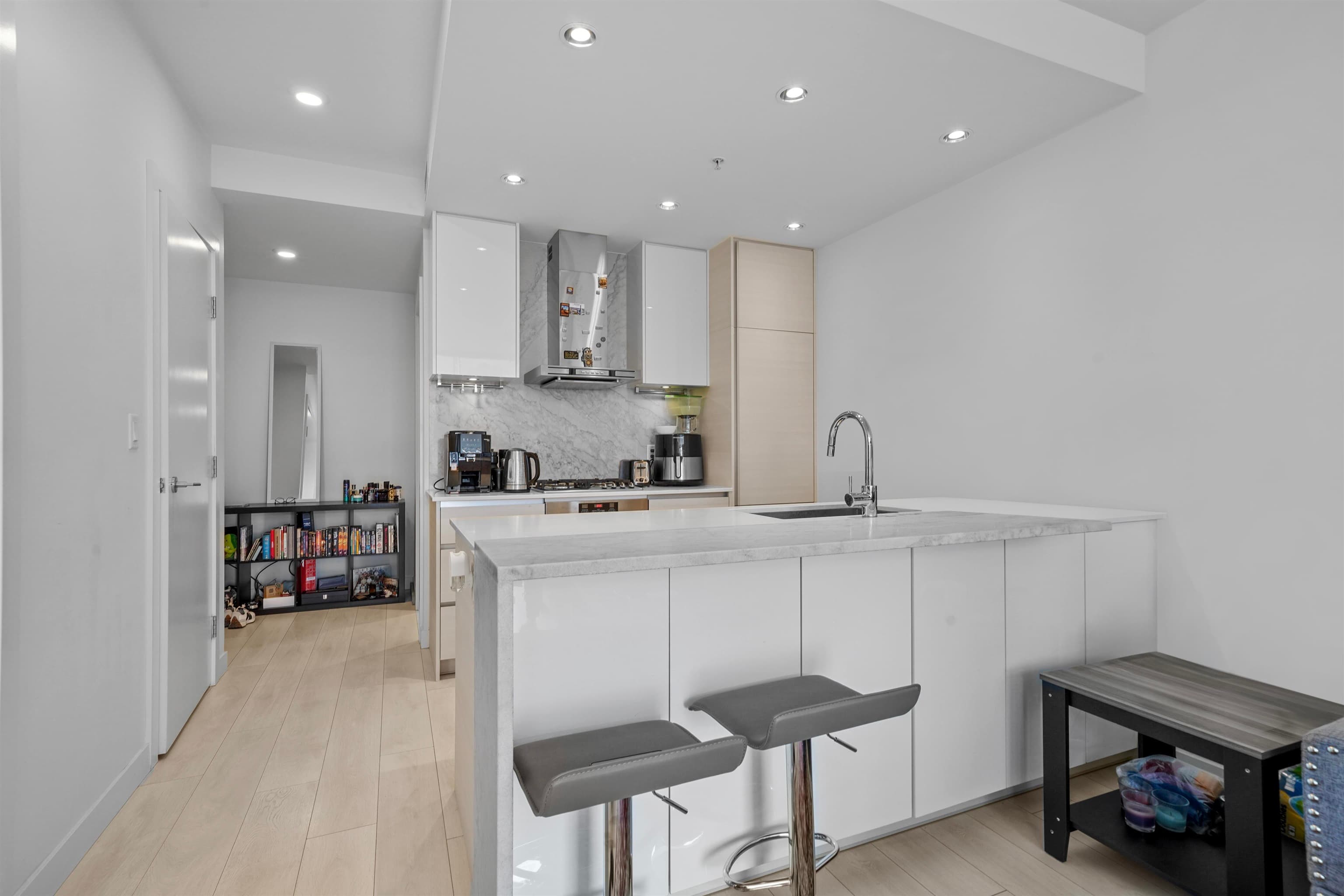 1501 - 6098 Station Street, Burnaby, V5H 0H4 — photo 4