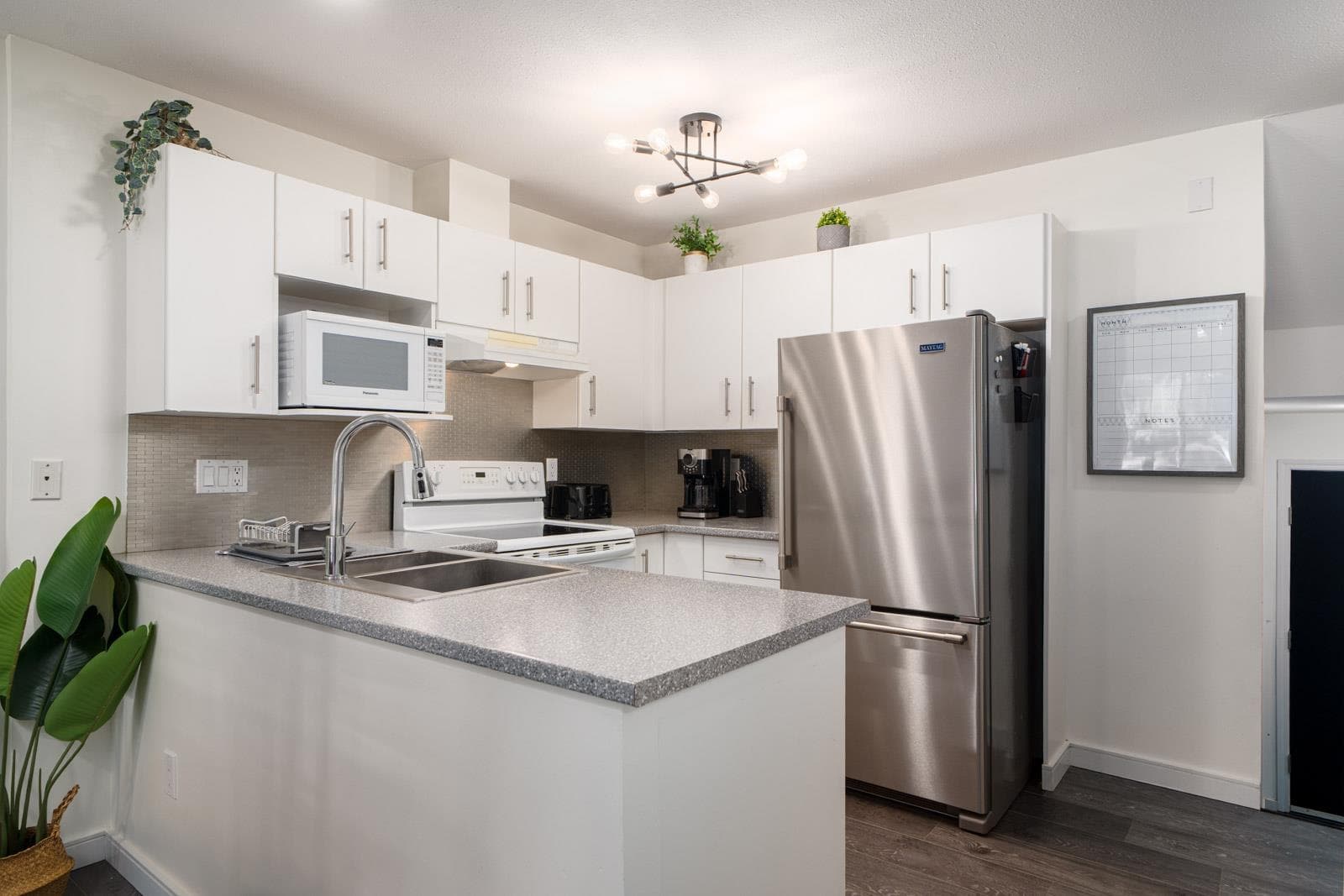 215 - 332 Lonsdale Avenue, North Vancouver, V7M 3M5 — photo 2