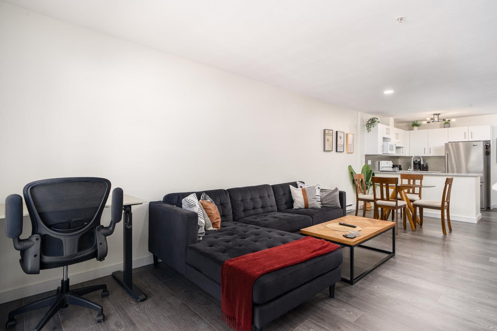 215 - 332 Lonsdale Avenue, North Vancouver, V7M 3M5 — photo 4
