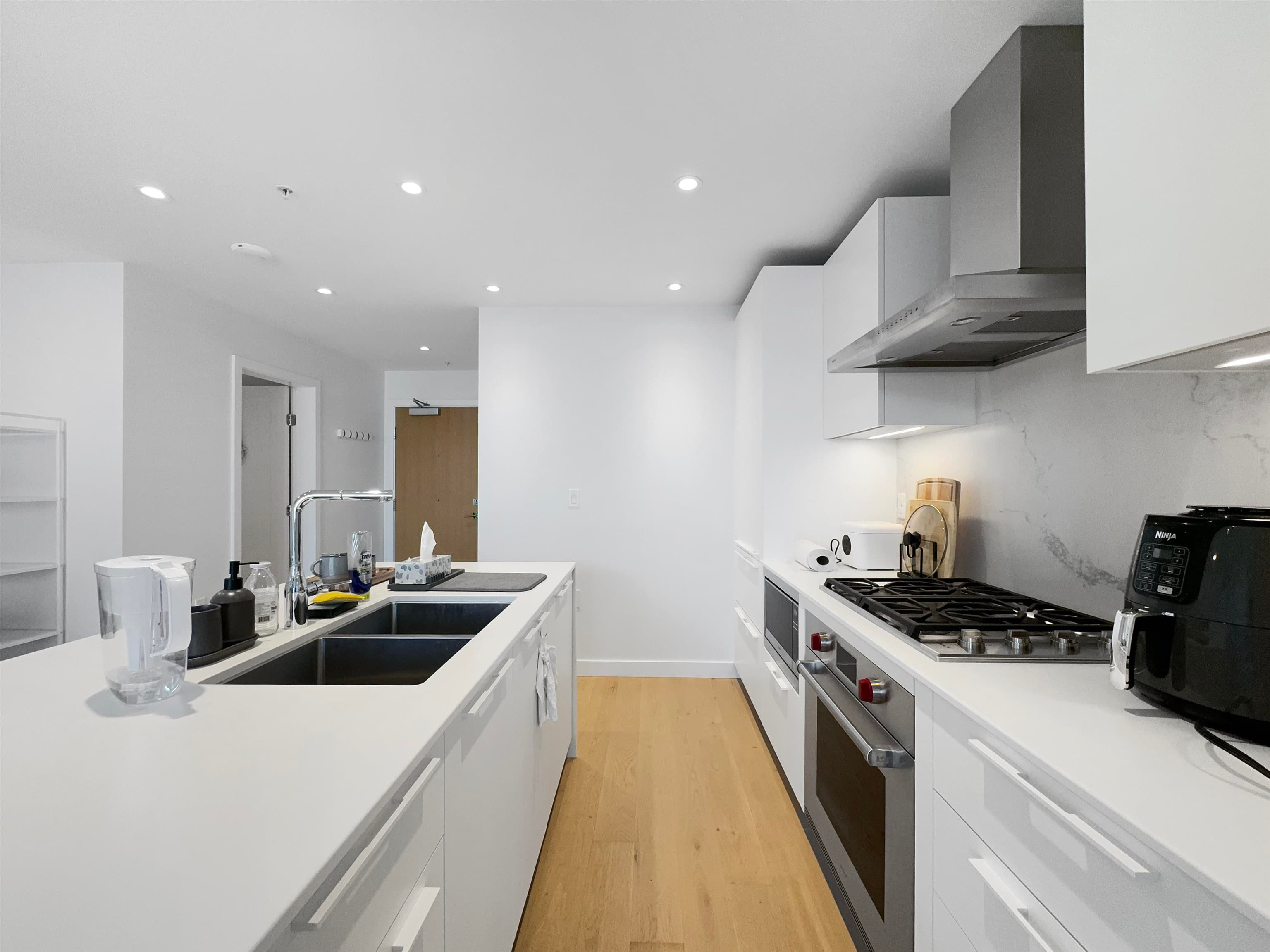 33xx - 6699 Dunblane Avenue, Burnaby, V5H 0J8 — photo 2