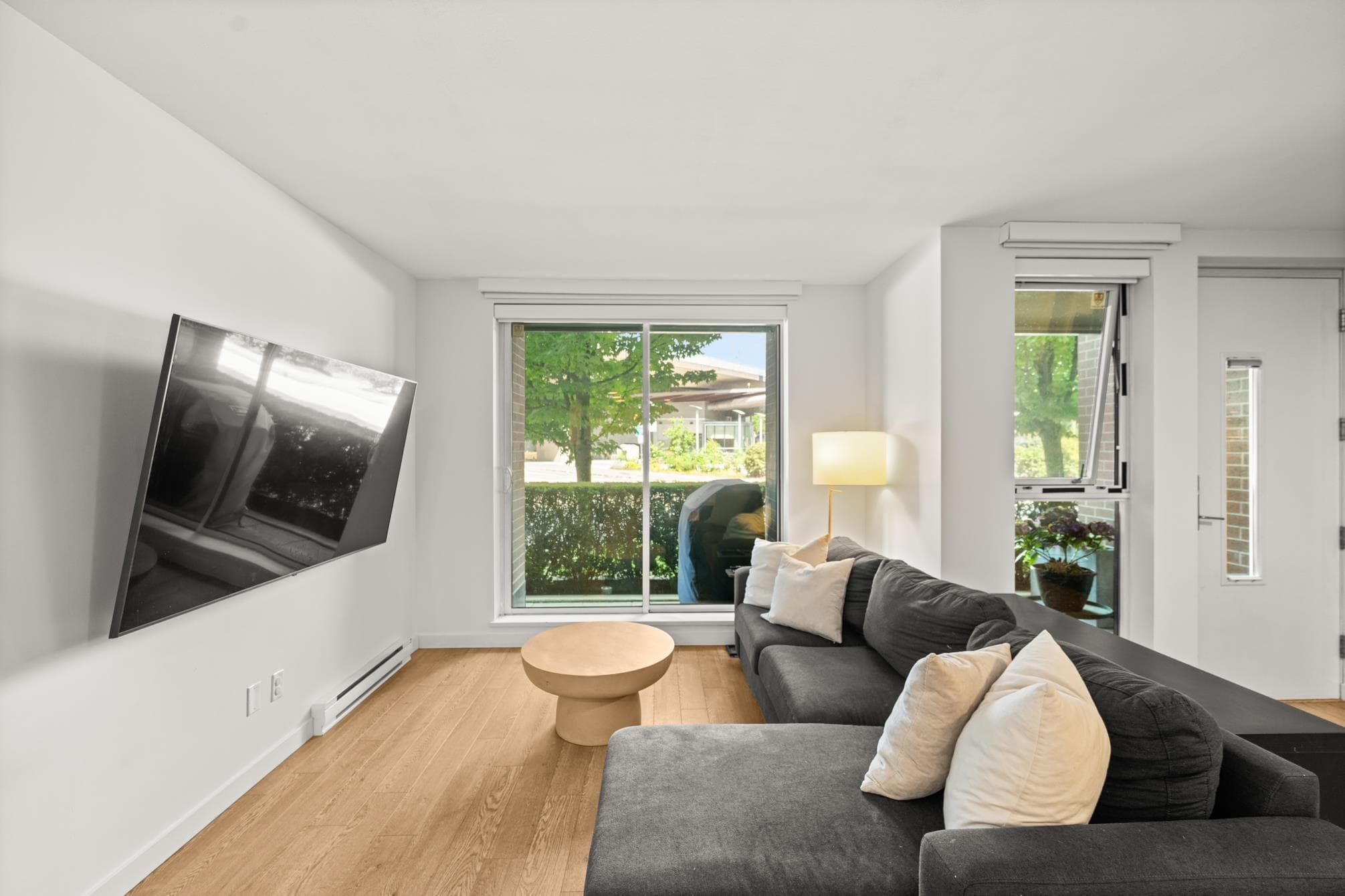 438 W 1st Avenue, Vancouver, V5Y 3S9 — photo 5