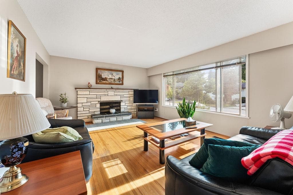 10974 144a Street, Surrey, V3R 3R2 — photo 2