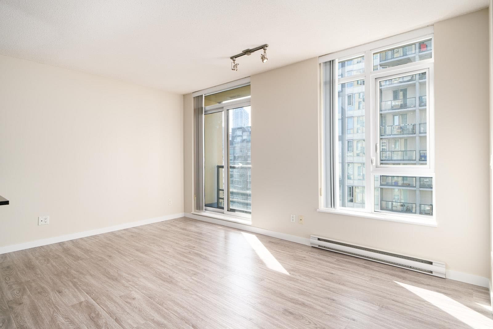 1601 - 1001 Homer Street, Vancouver, V6B 1M9 — photo 5