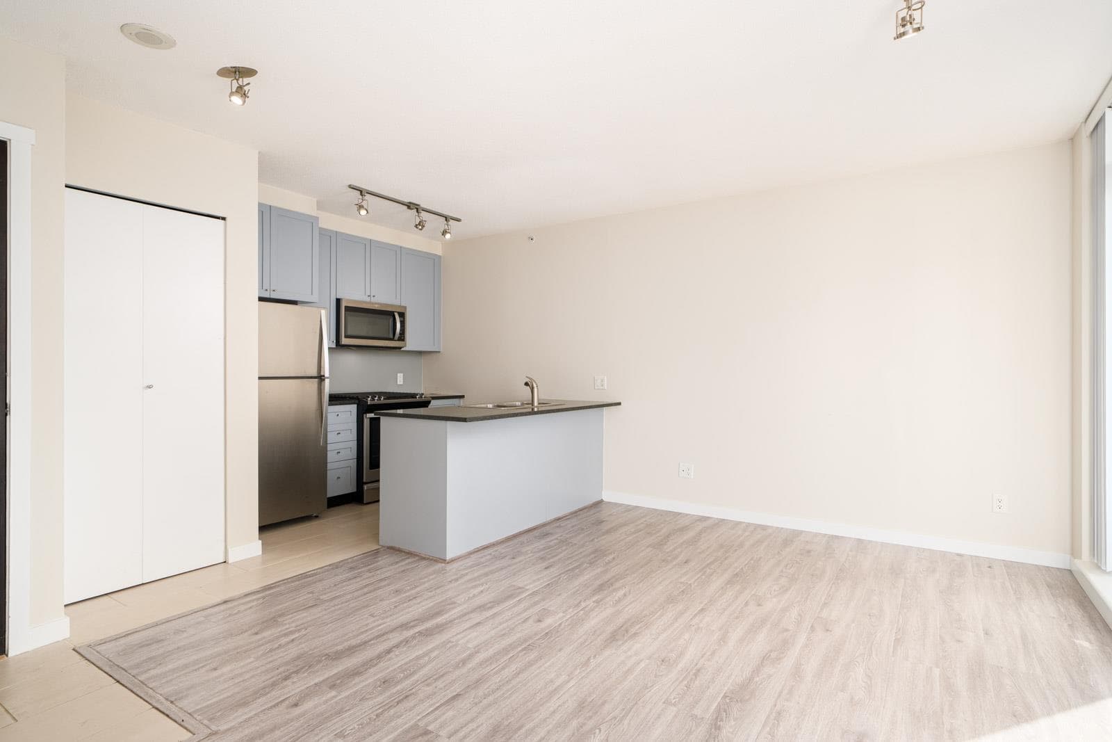 1601 - 1001 Homer Street, Vancouver, V6B 1M9 — photo 4