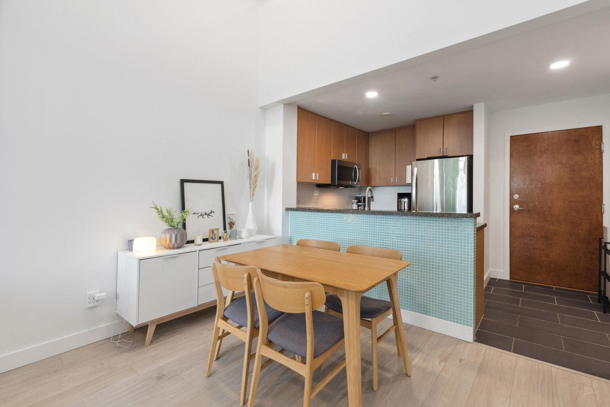 402 - 6888 Southpoint Drive, Burnaby, V3N 5E3 — photo 5