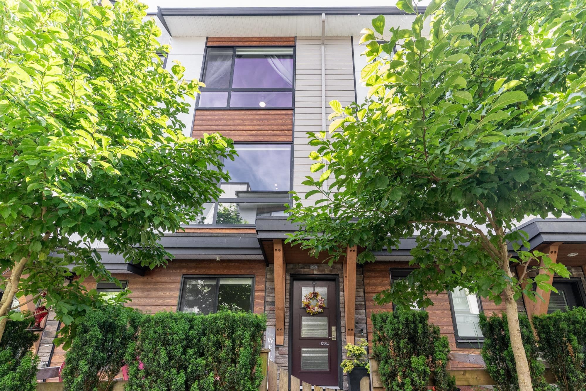 209 - 16488 64 Avenue, Surrey, V3S 6X6 — photo 2