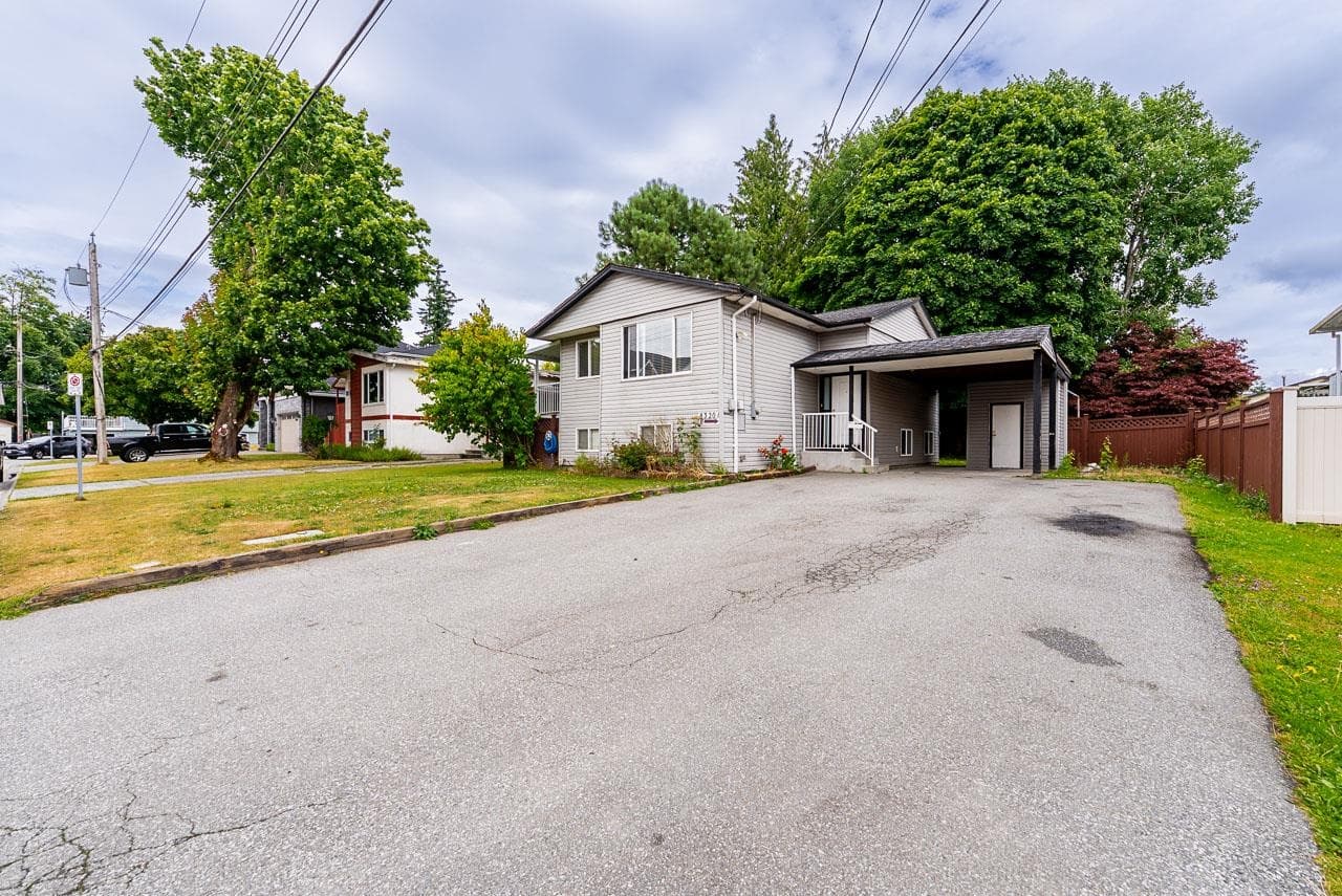 8320 115 Street, Surrey