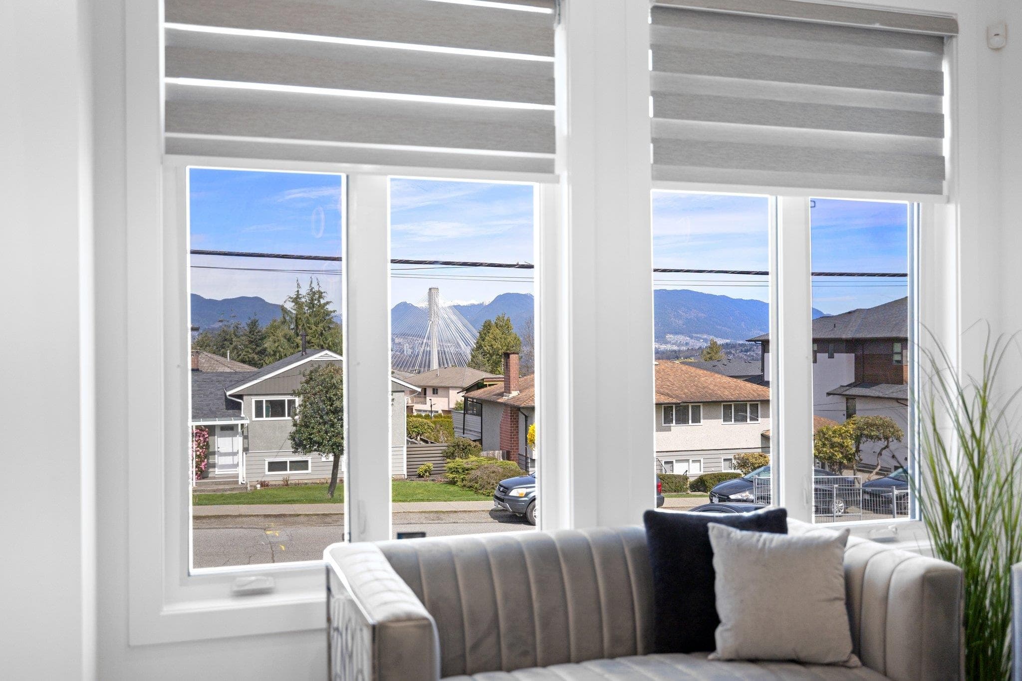 14714 111a Avenue, Surrey, V3R 2E1 — photo 4