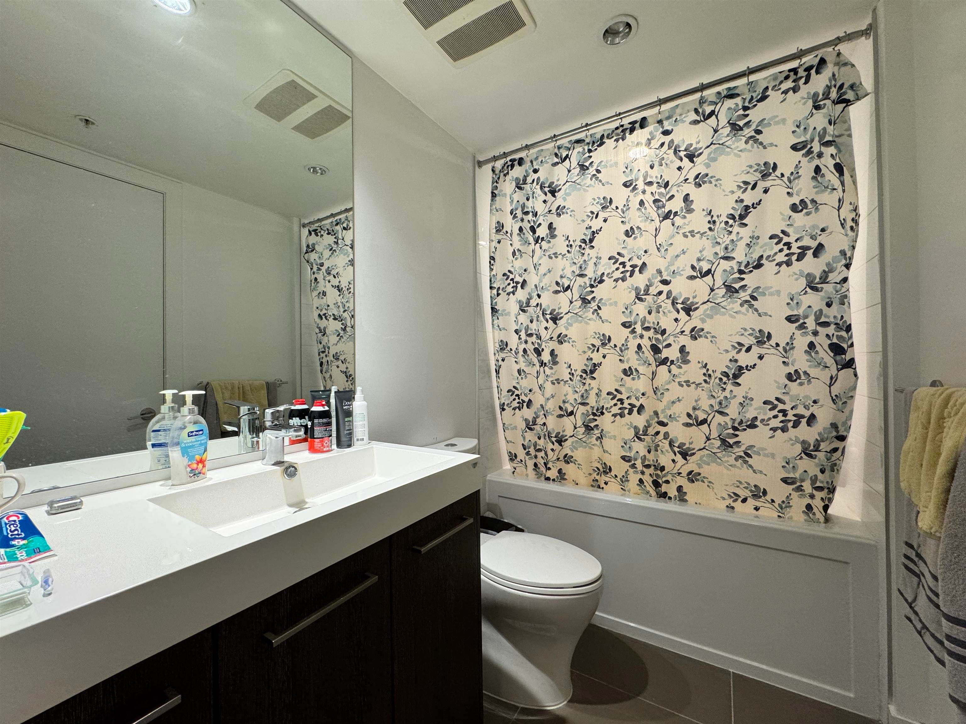 210 - 9060 University Crescent, Burnaby, V5A 0E1 — photo 4