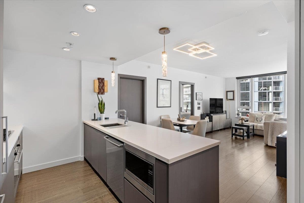 1611 - 68 Smithe Street, Vancouver, V6B 0P4 — photo 2