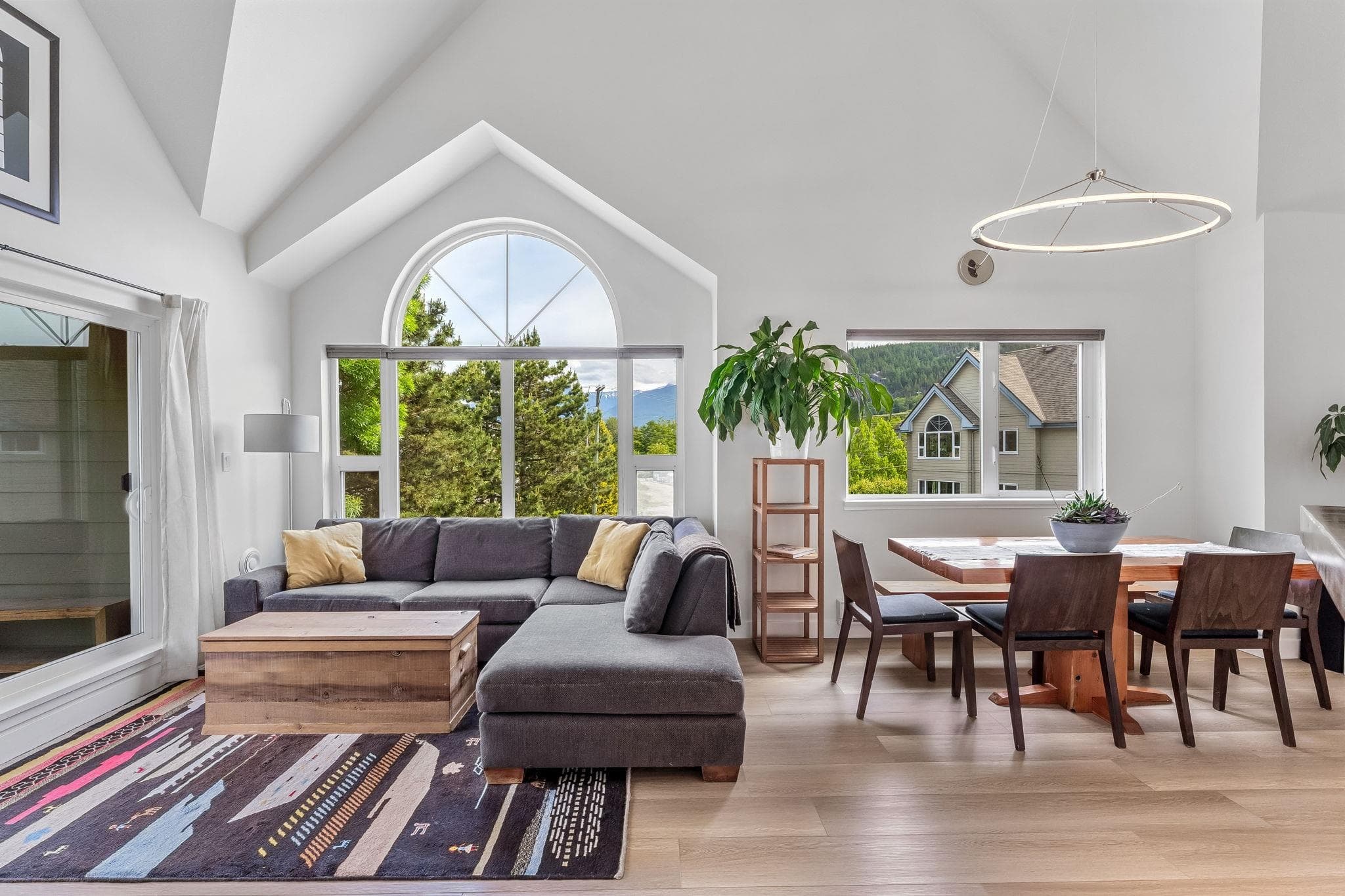 312 - 1466 Pemberton Avenue, Squamish, V8B 0K1 — photo 5