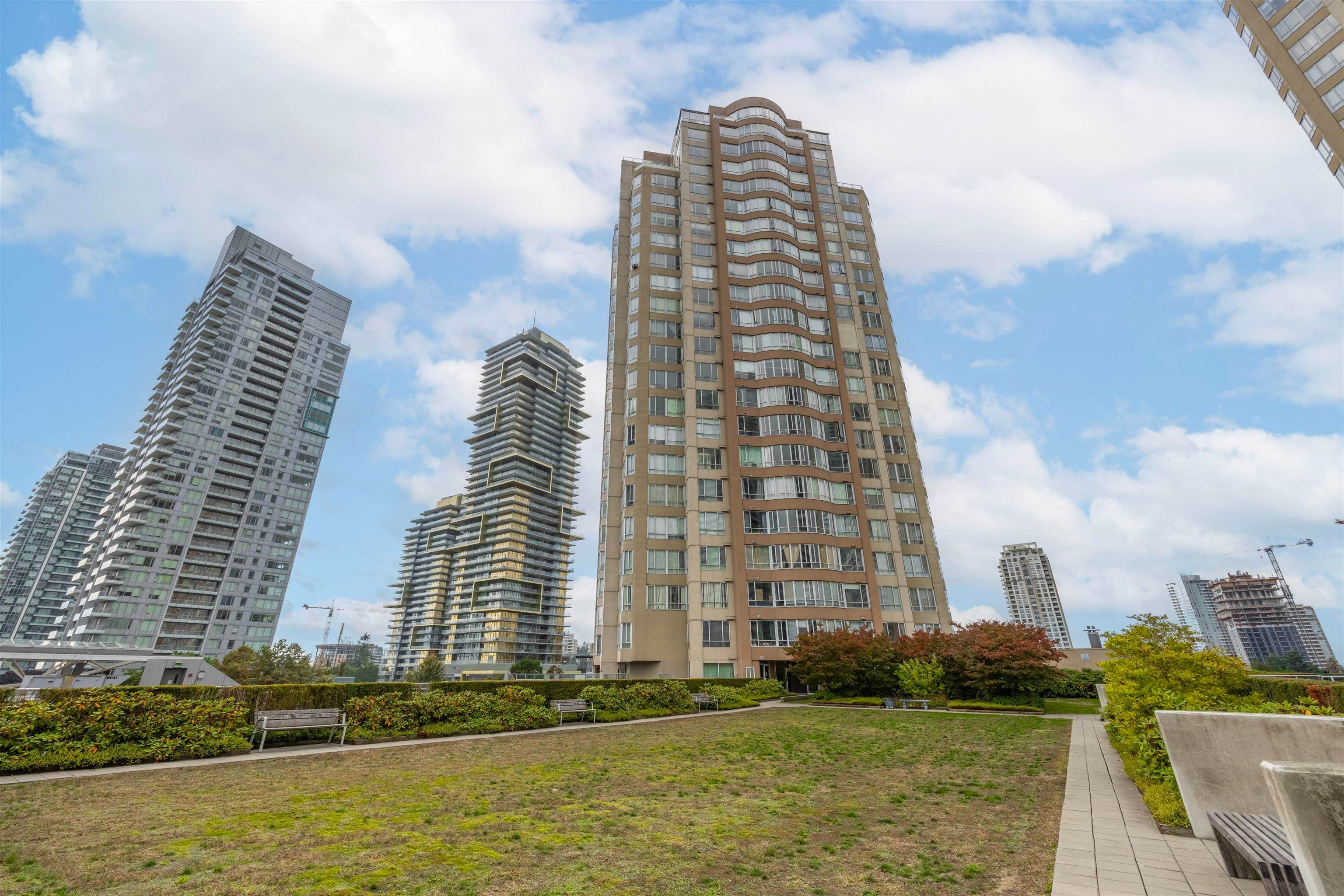 404 - 6240 Mckay Avenue, Burnaby, V5H 4L8 — photo 5
