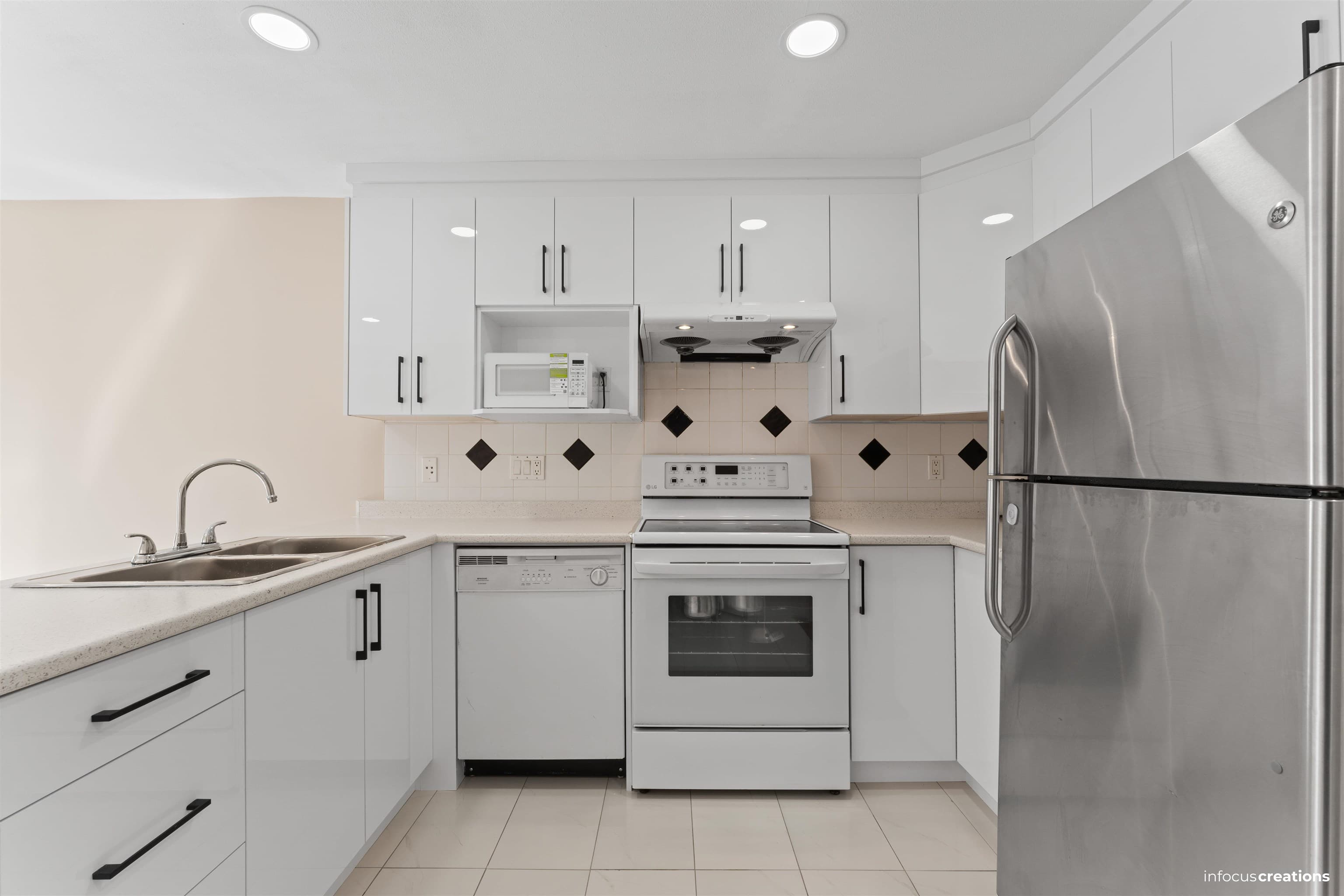 66 - 12110 75a Avenue, Surrey, V3W 1M1 — photo 2