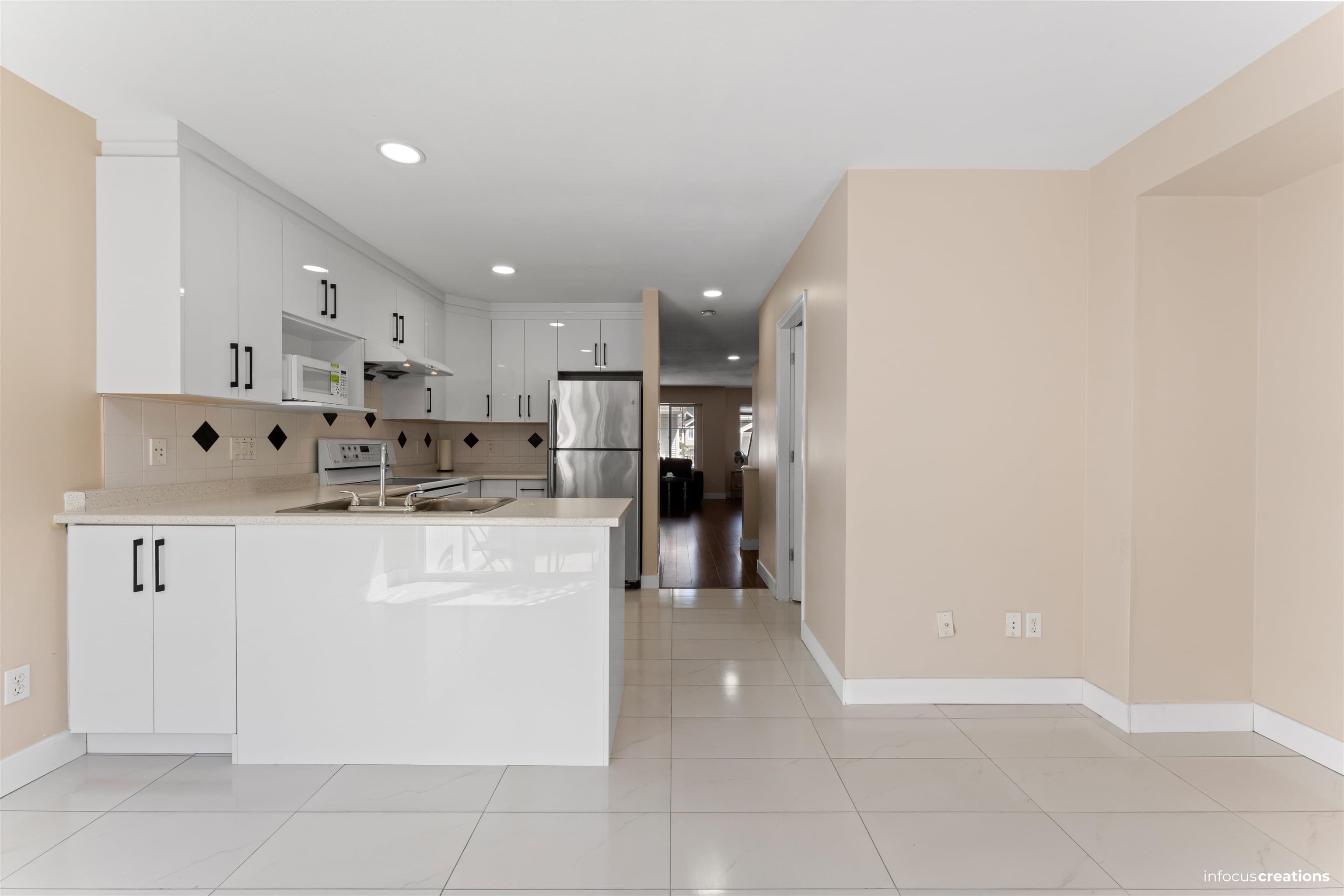 66 - 12110 75a Avenue, Surrey, V3W 1M1 — photo 4
