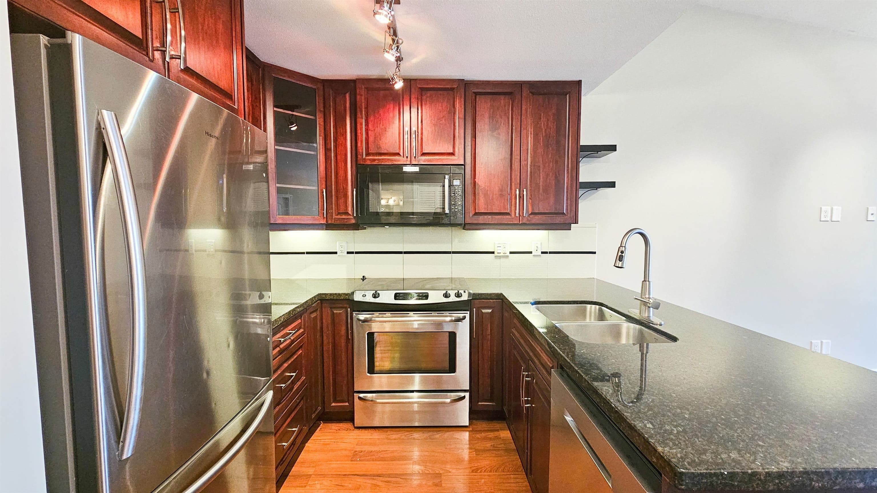 405 - 19939 55a Avenue, Langley, V3A 3X4 — photo 3