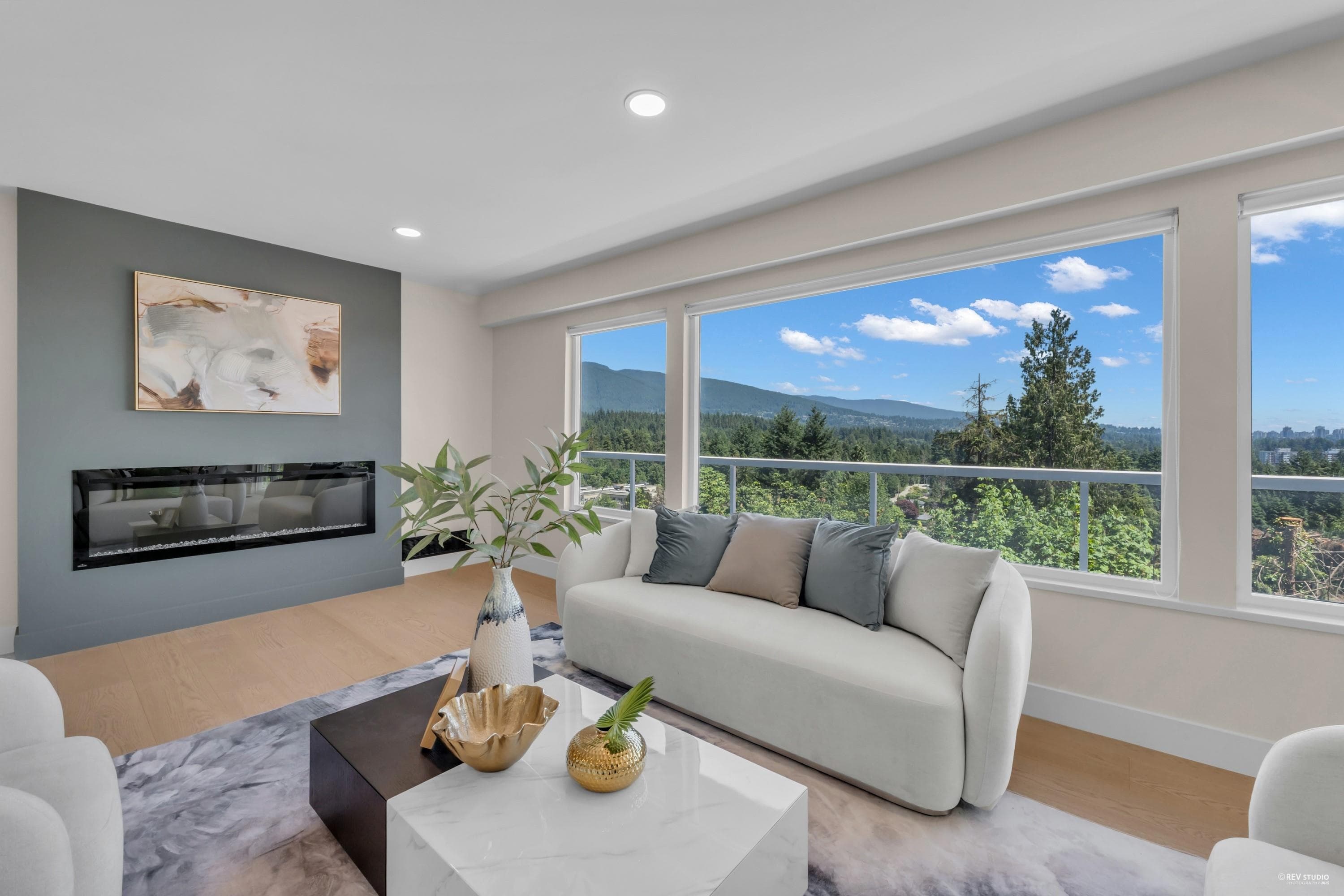 818 Younette Drive, West Vancouver