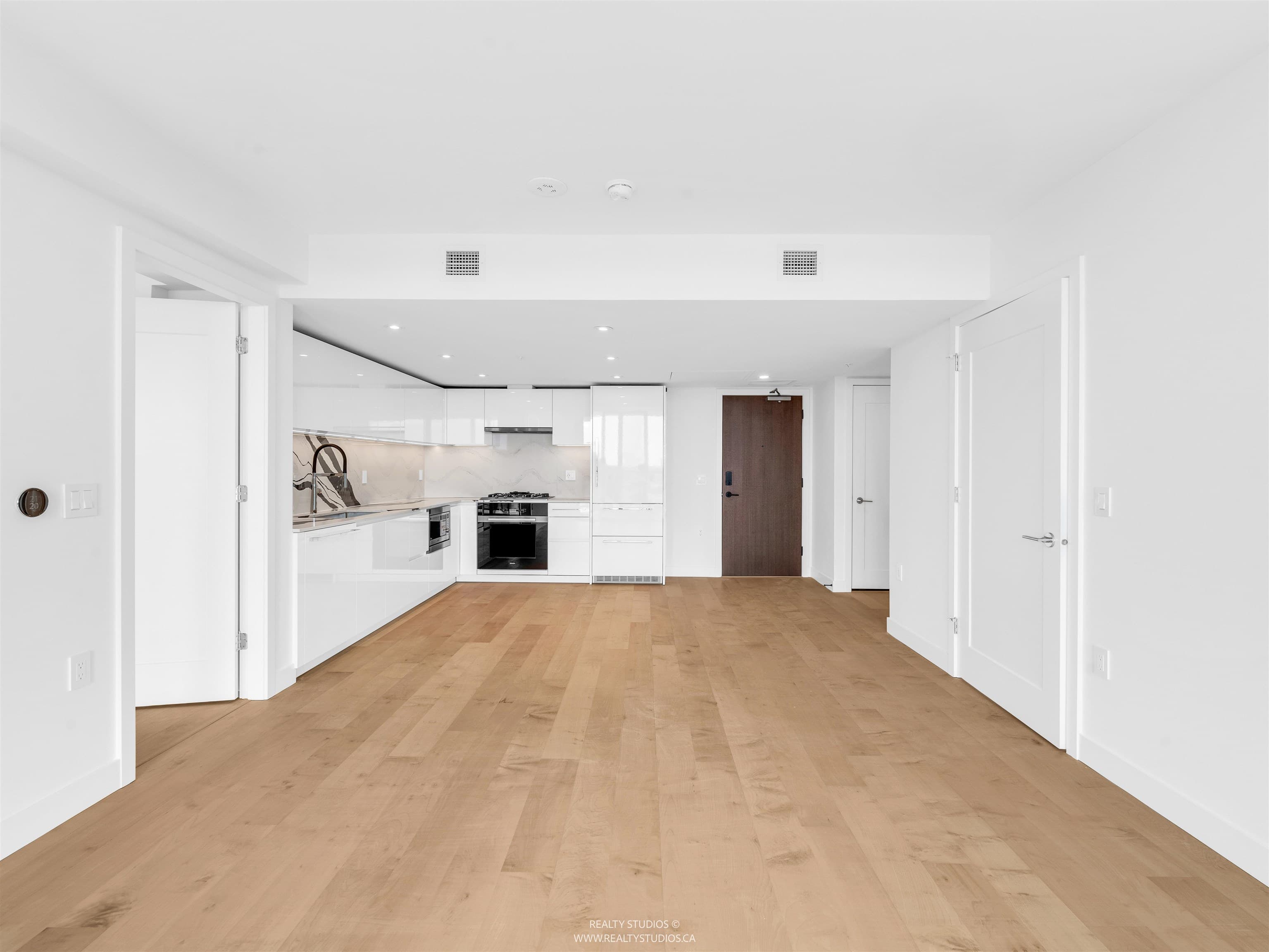 606 - 135 E 13th Street, North Vancouver, V7L 0J8 — photo 4