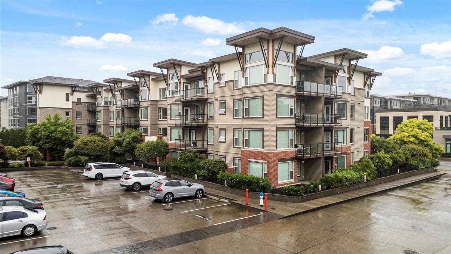 101 - 33538 Marshall Road, Abbotsford, V2S 0C7 — photo 1