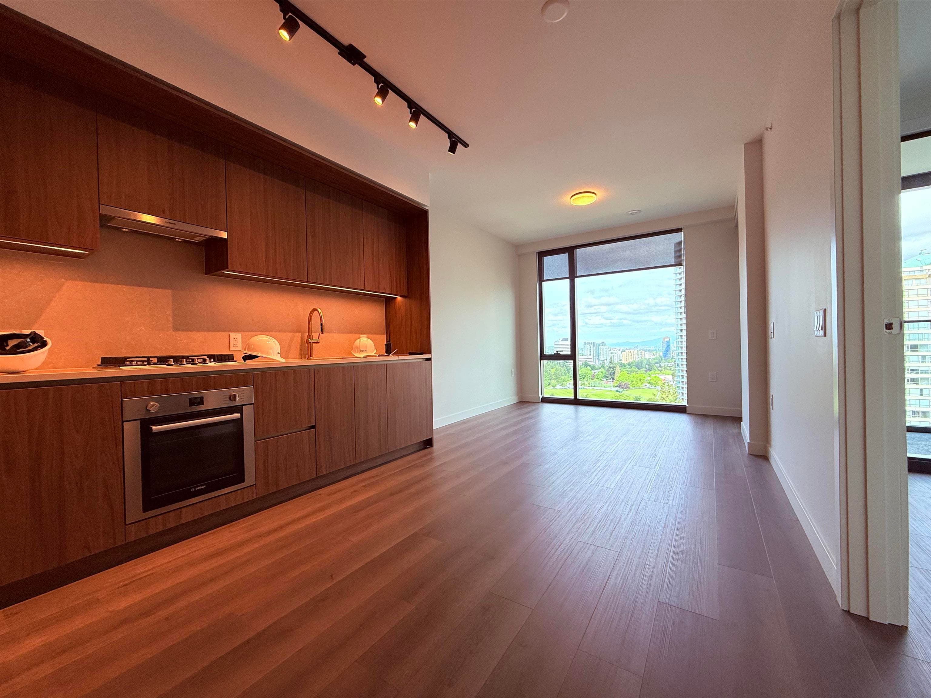 1506 - 5987 Wilson Avenue, Burnaby, V5H 2R3 — photo 4