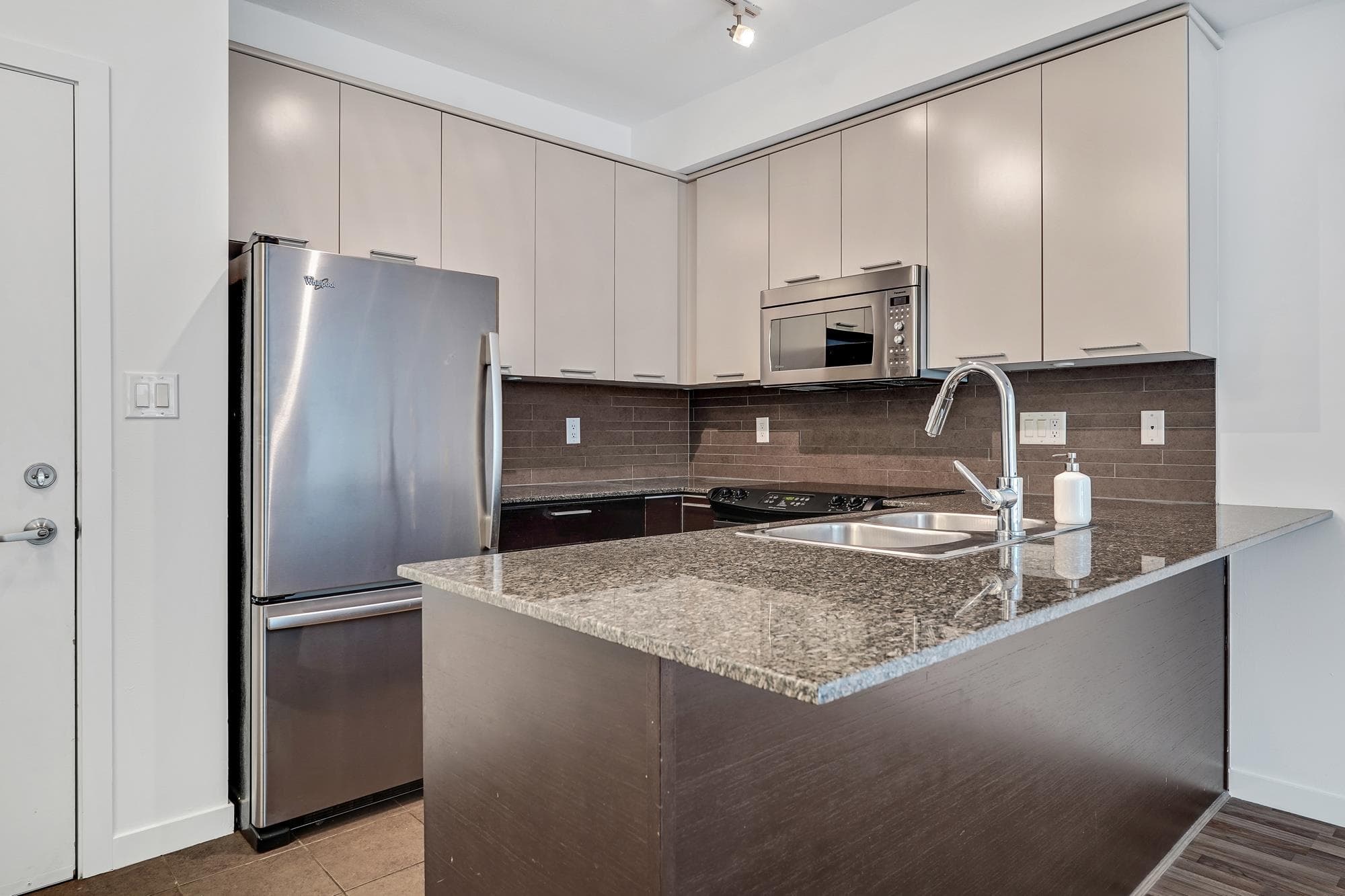 203 - 2478 Welcher Avenue, Port Coquitlam, V3C 0A6 — photo 3