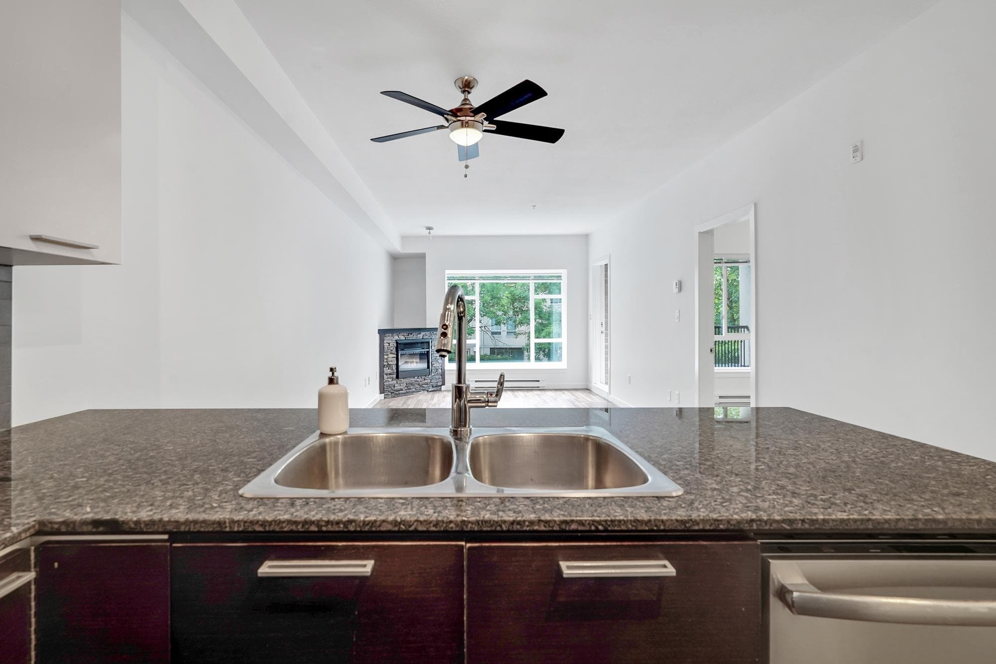 203 - 2478 Welcher Avenue, Port Coquitlam, V3C 0A6 — photo 4