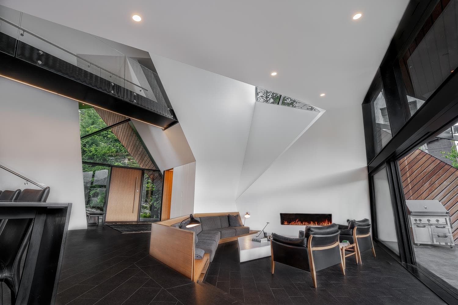 3801 Sunridge Place, Whistler, V8E 0W1 — photo 2