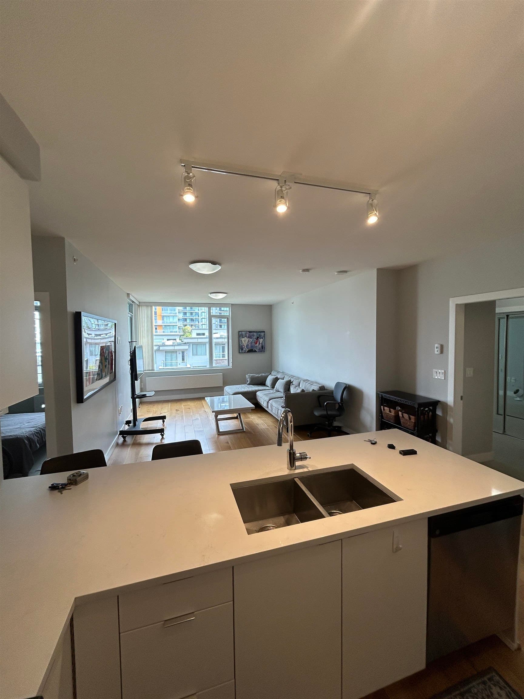 518 - 9393 Tower Road, Burnaby, V5A 0E2 — photo 2