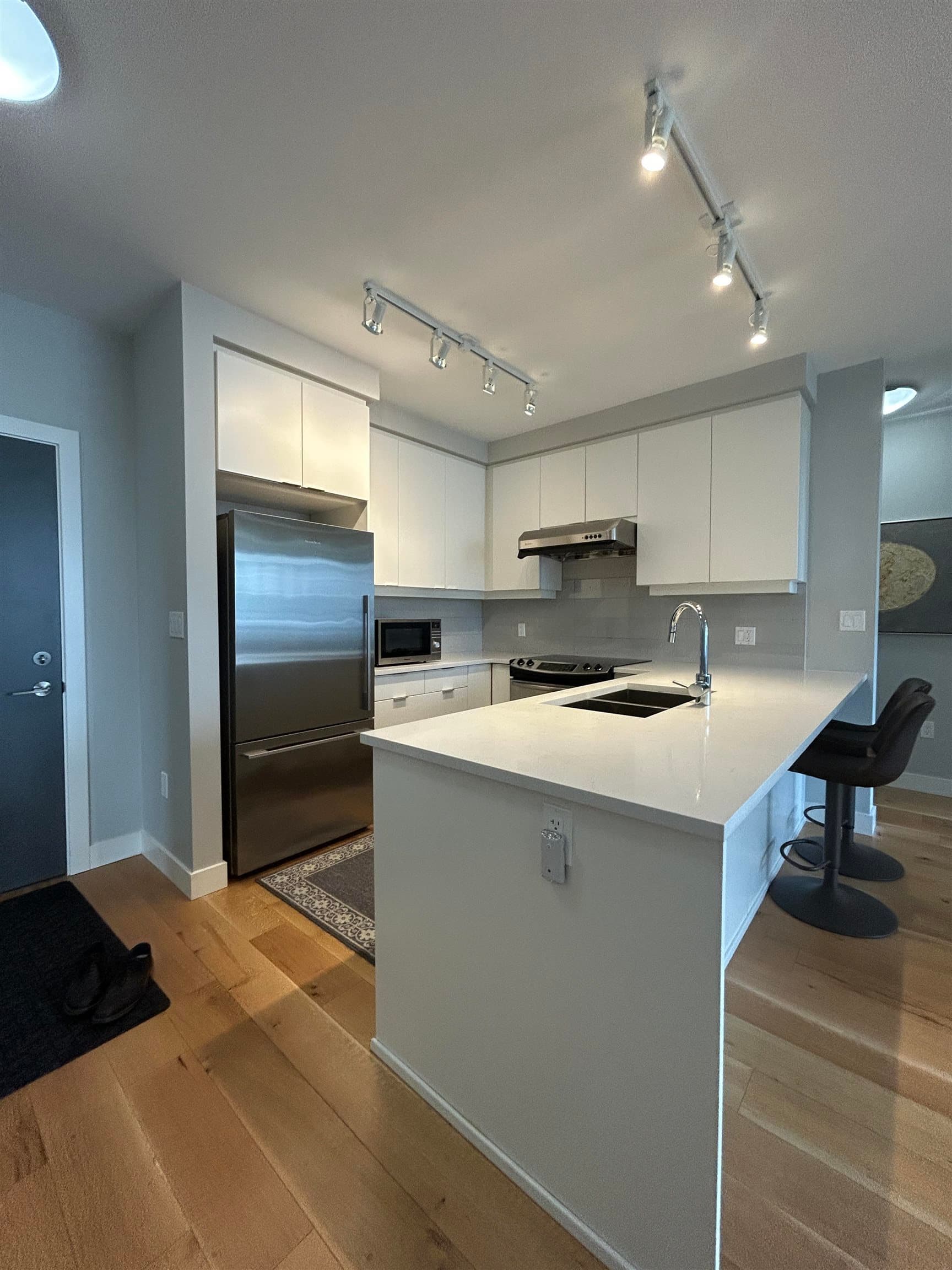 518 - 9393 Tower Road, Burnaby, V5A 0E2 — photo 5