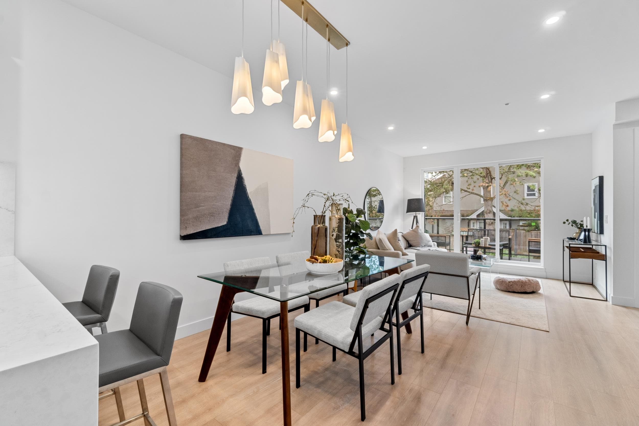 207 - 7161 17th Avenue, Burnaby, V3N 1K8 — photo 3
