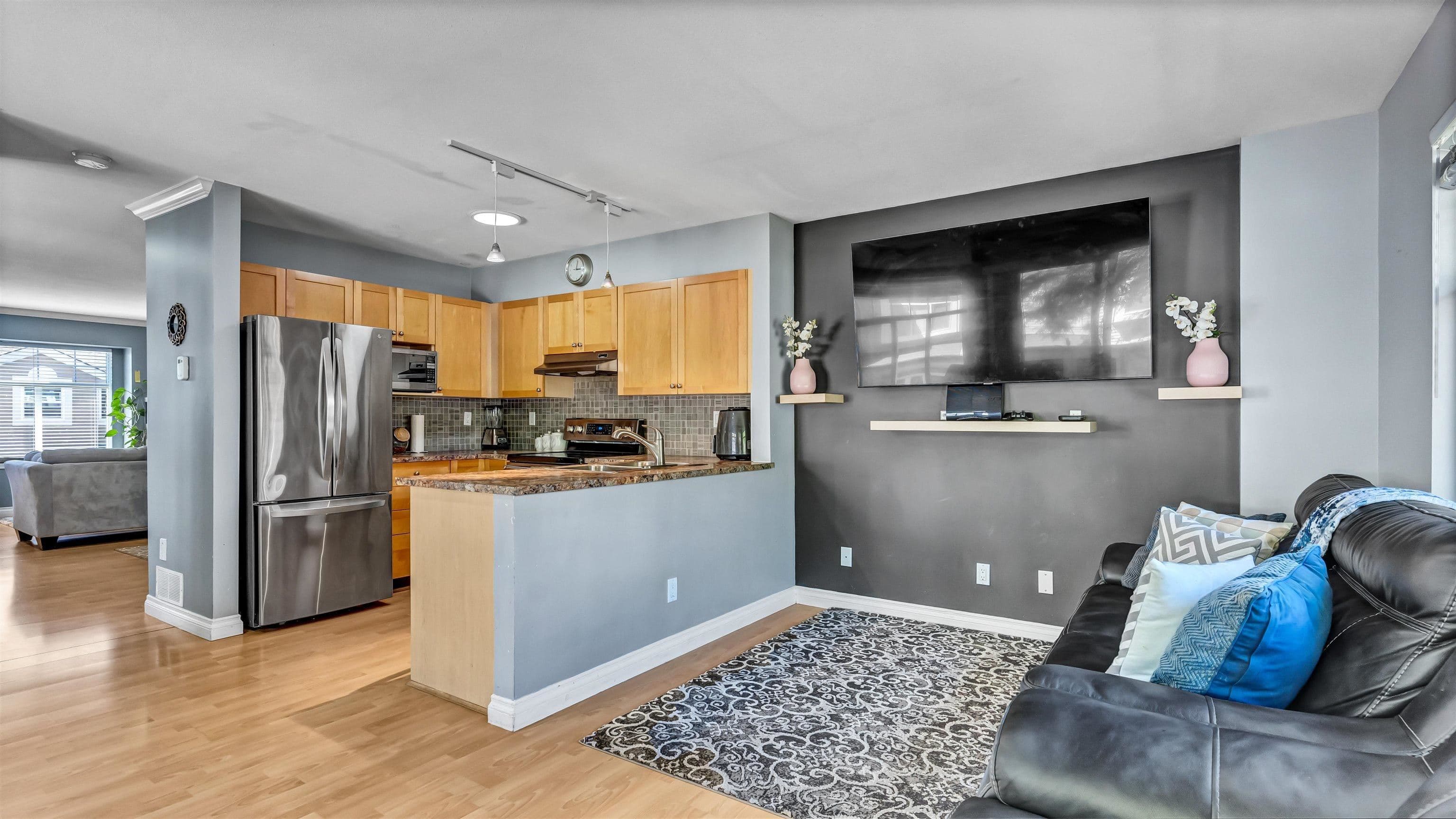 105 - 9580 Prince Charles Boulevard, Surrey, V3V 1S6 — photo 5