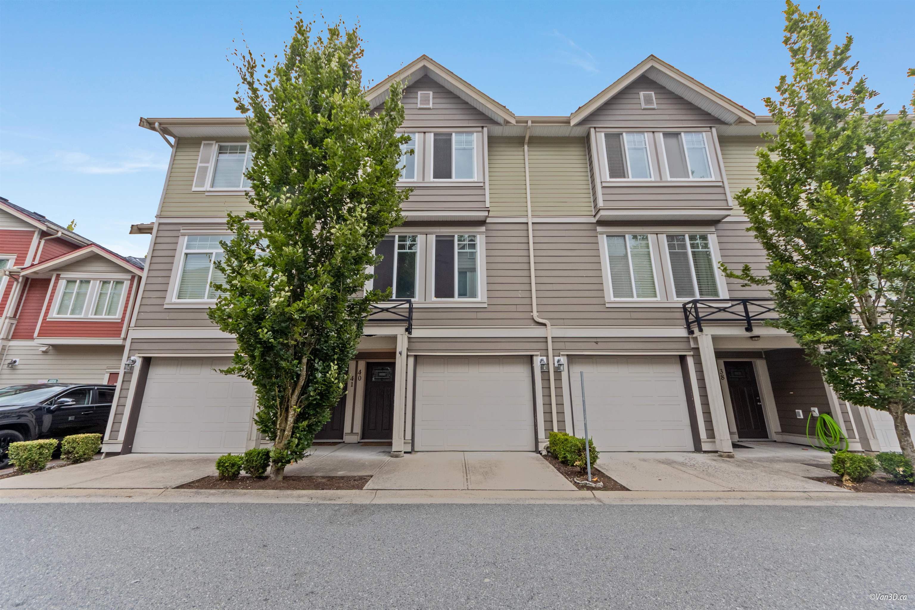 40 - 15399 Guildford Drive, Surrey, V3R 7C6 — photo 1