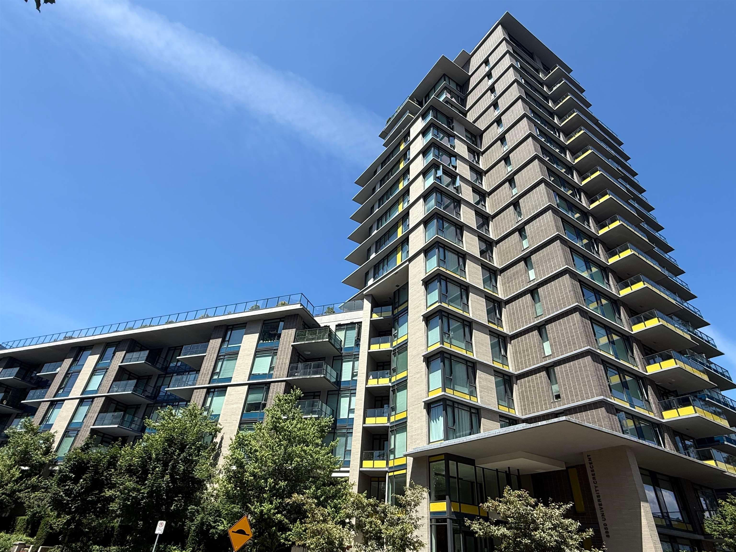 609 - 8850 University Crescent, Burnaby, V5A 0C8 — photo 2
