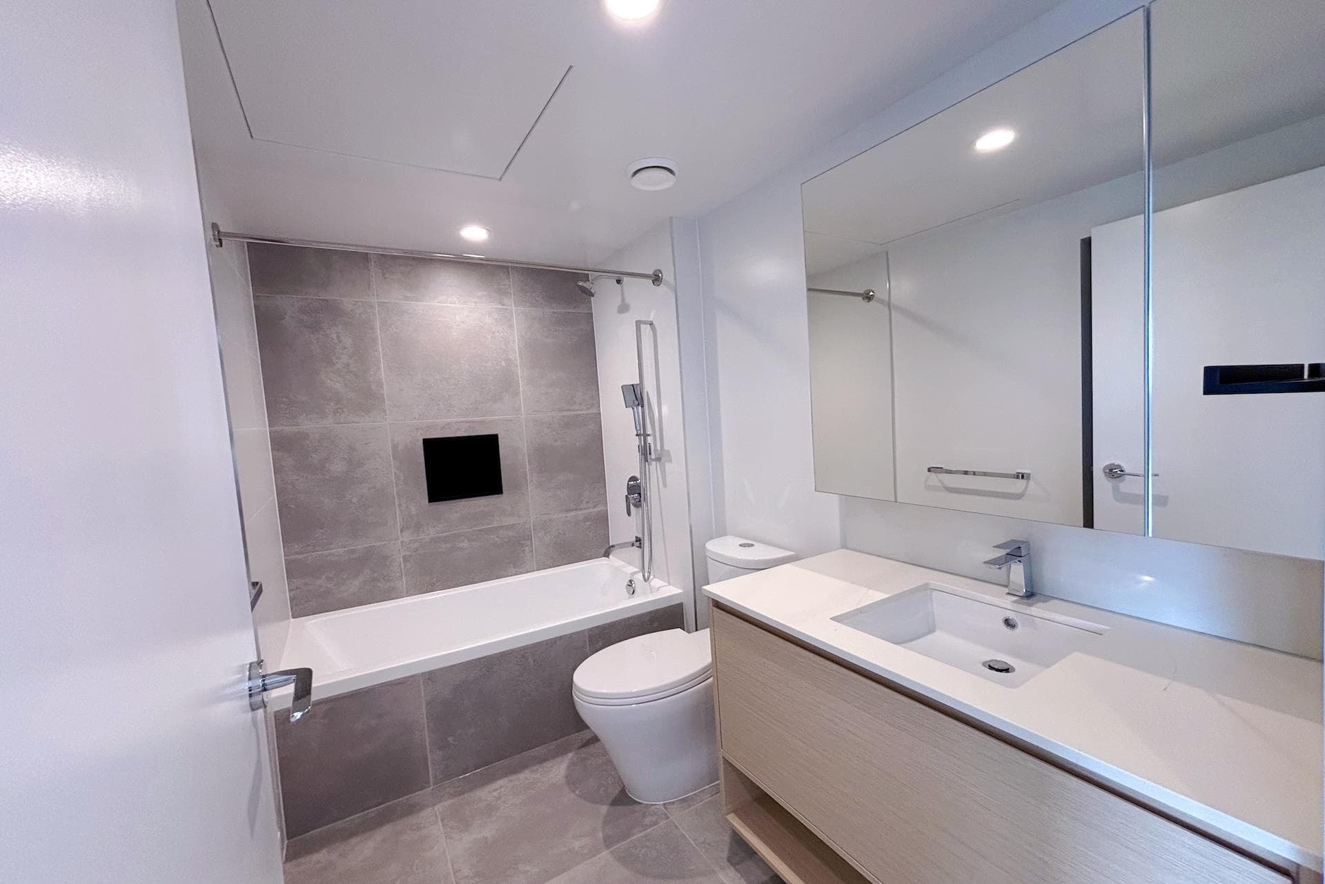 502 - 13745 George Junction, Surrey, V3T 0V8 — photo 2
