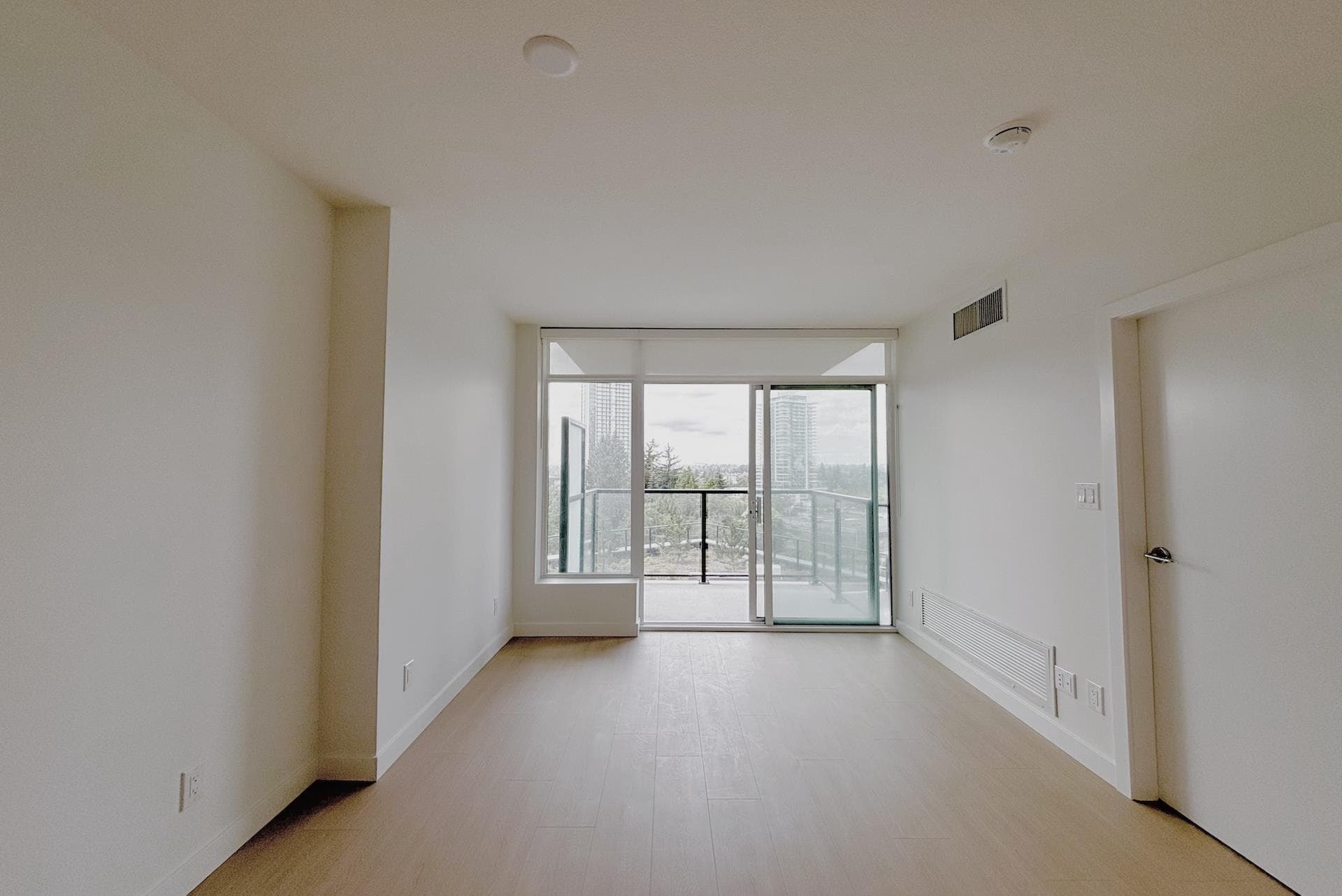 502 - 13745 George Junction, Surrey, V3T 0V8 — photo 5