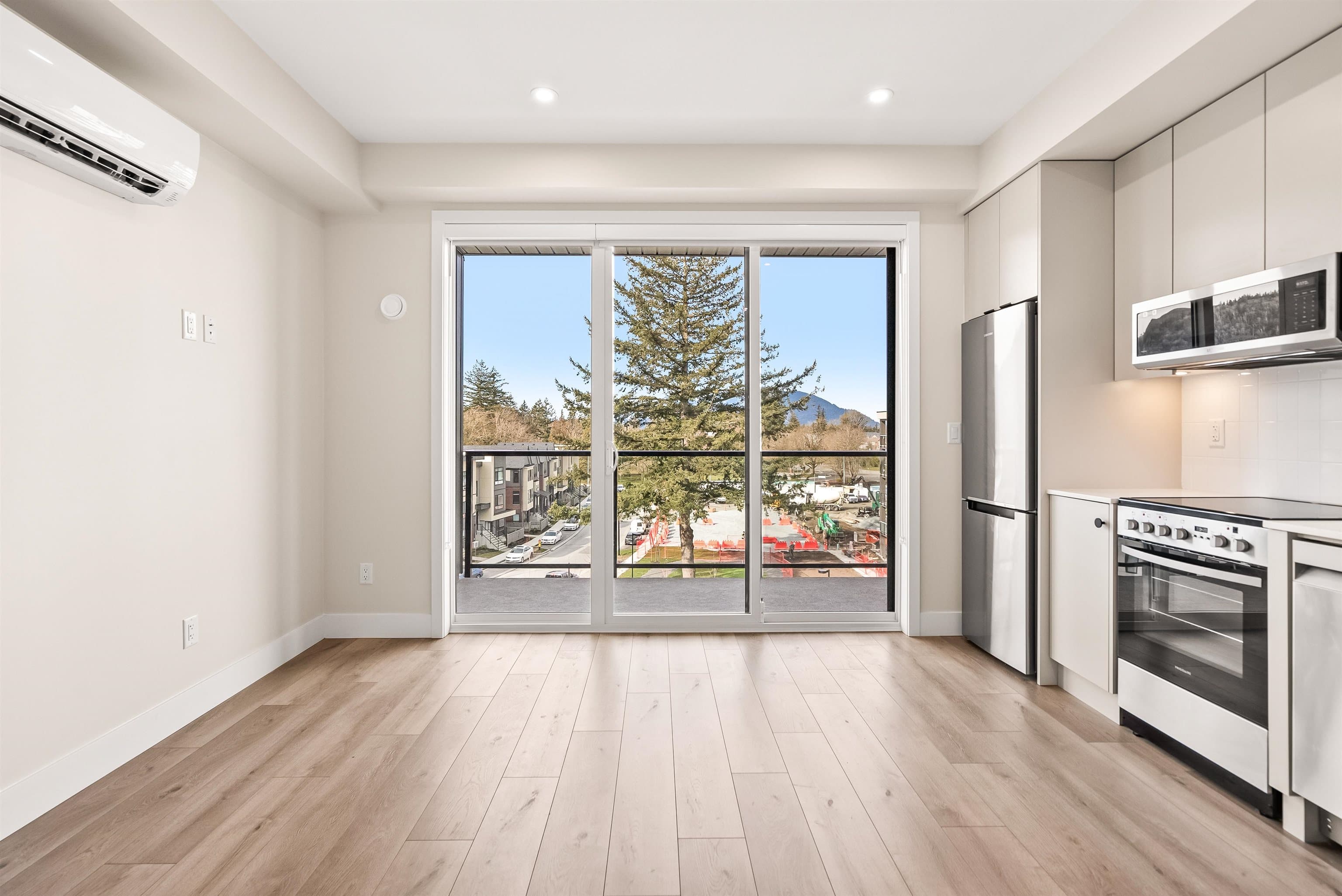 604 - 45497 Campus Drive, Chilliwack, V2R 6L8 — photo 3