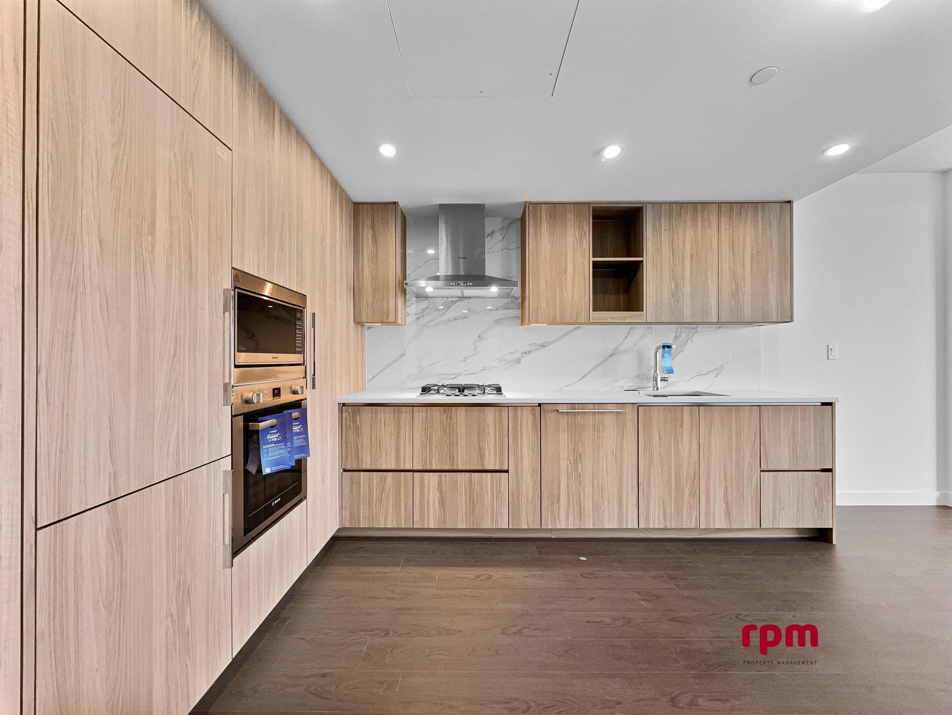 33xx - 13778 100 Avenue, Surrey, V3T 0V3 — photo 2
