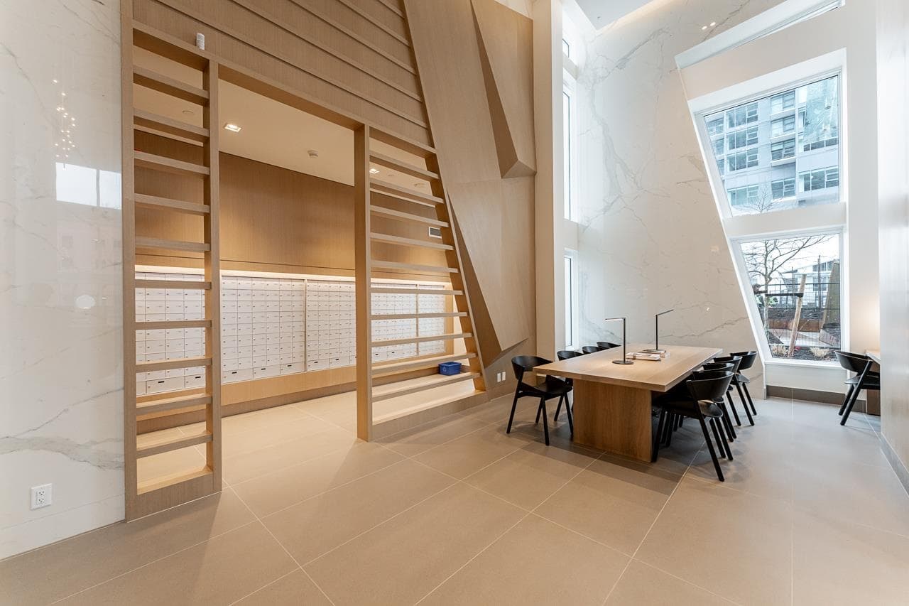 1403 - 660 Quayside Drive, New Westminster, V3M 0P1 — photo 4