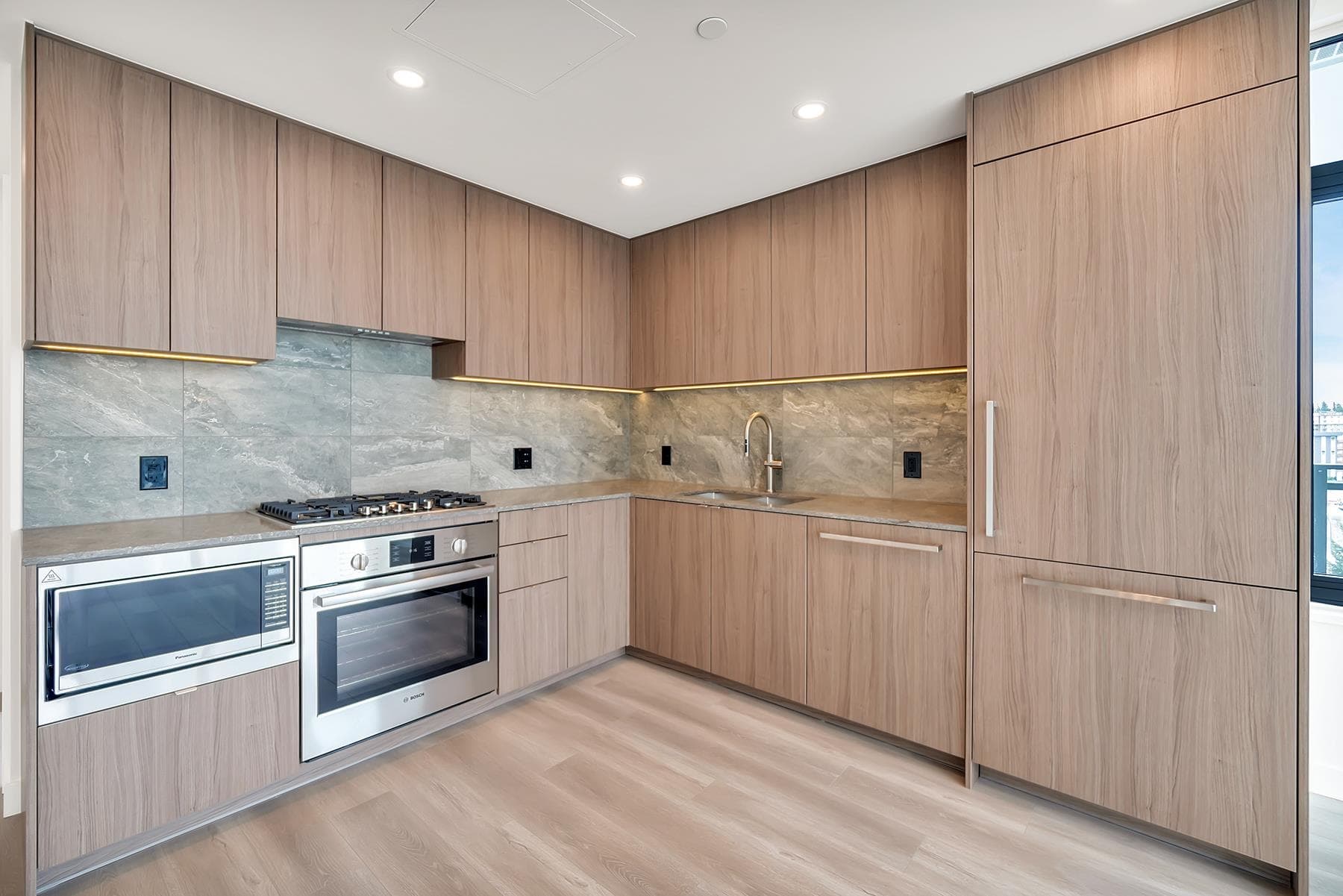 1610 - 626 Claremont Street, Coquitlam, V3J 0T1 — photo 3