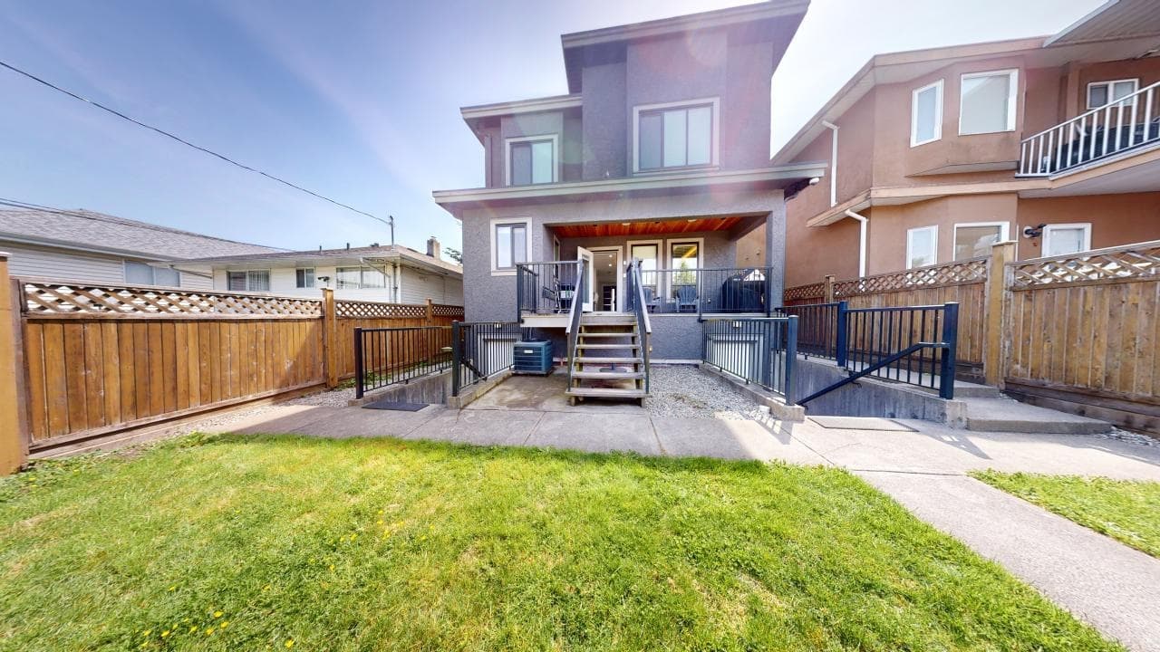 3317 E 3rd Avenue, Vancouver, V5M 1J5 — photo 5