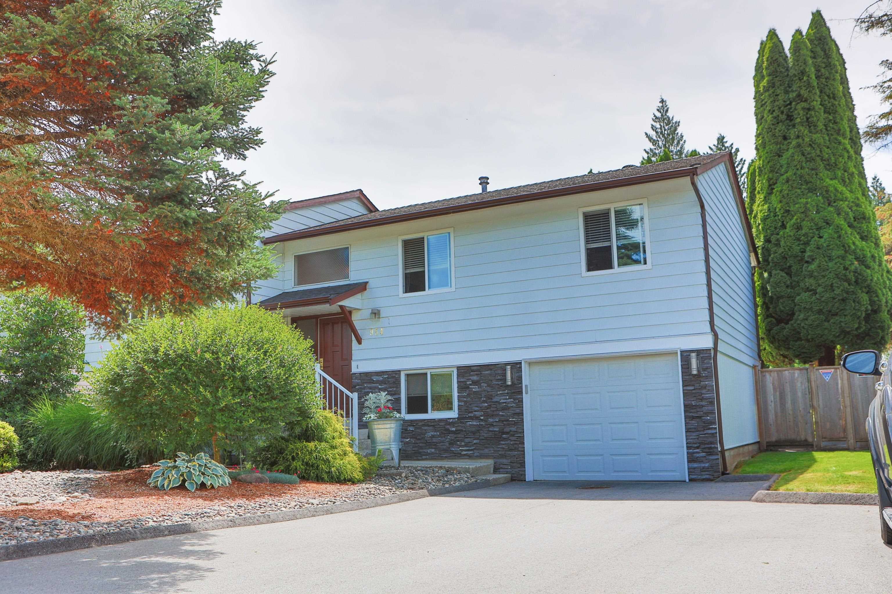 954 Lincoln Avenue, Port Coquitlam, V3B 5L3 — photo 2