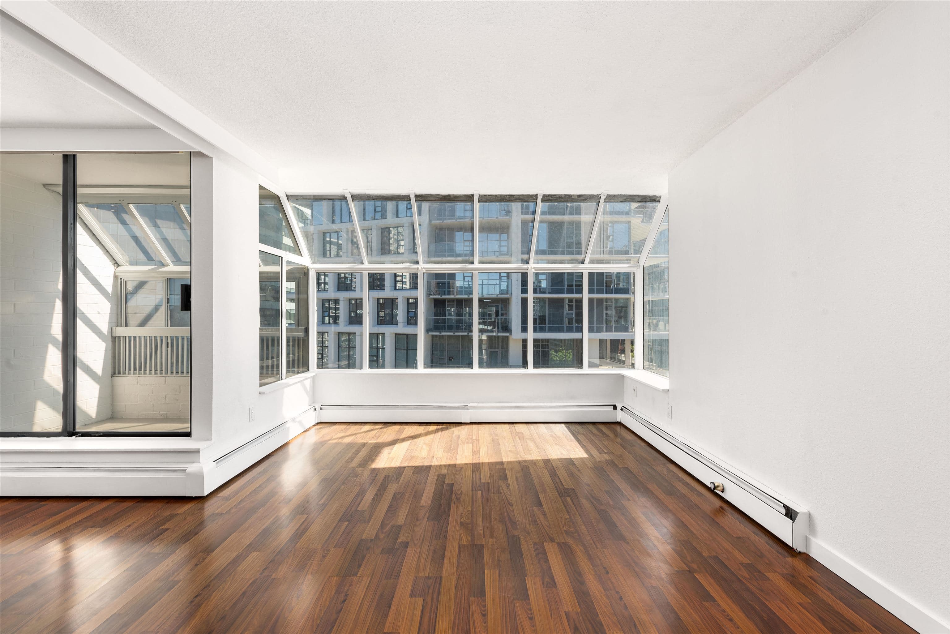 901 - 950 Drake Street, Vancouver, V6Z 2B9 — photo 1