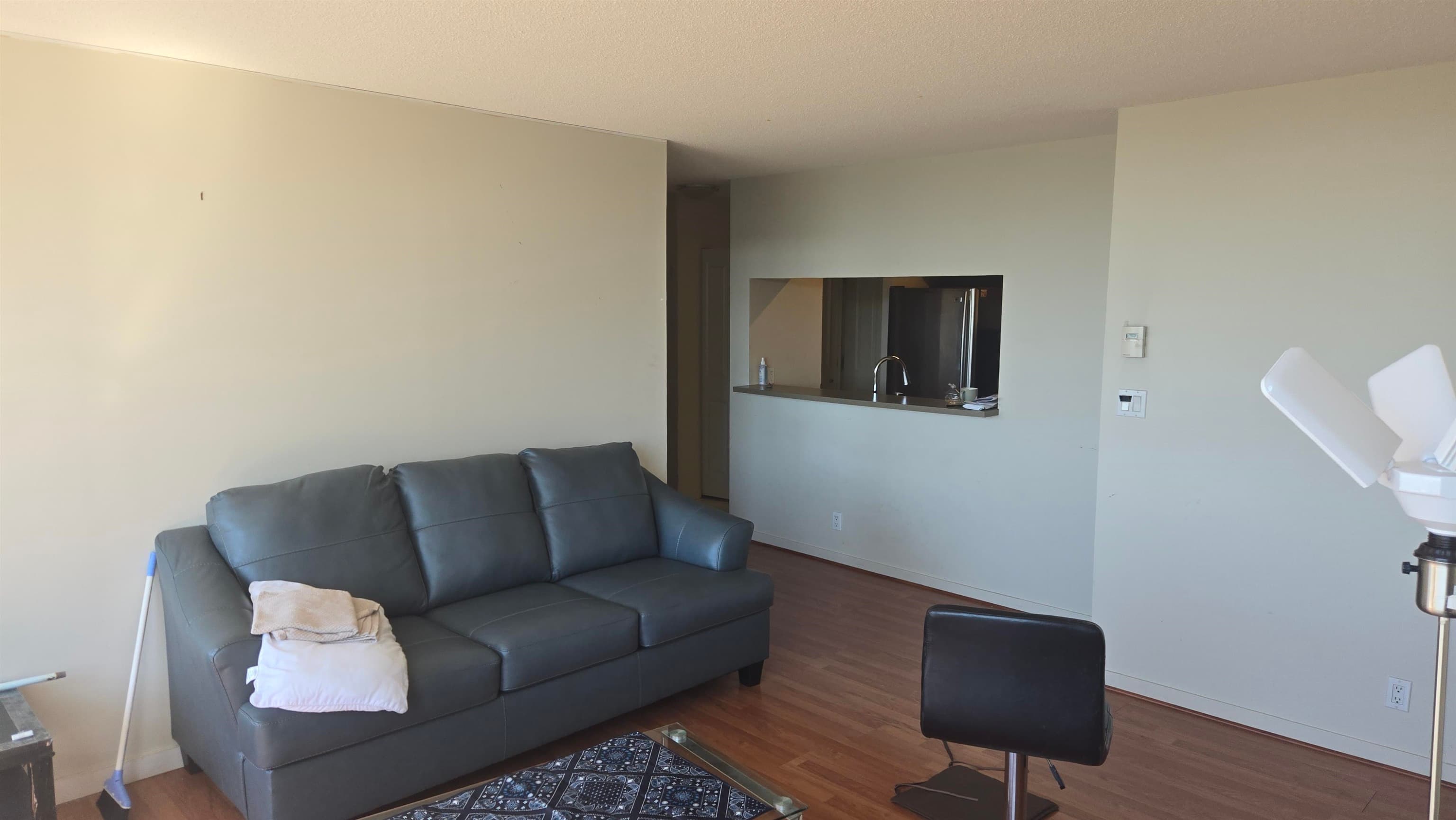 2005 - 3663 Crowley Drive, Vancouver, V5R 6H4 — photo 2
