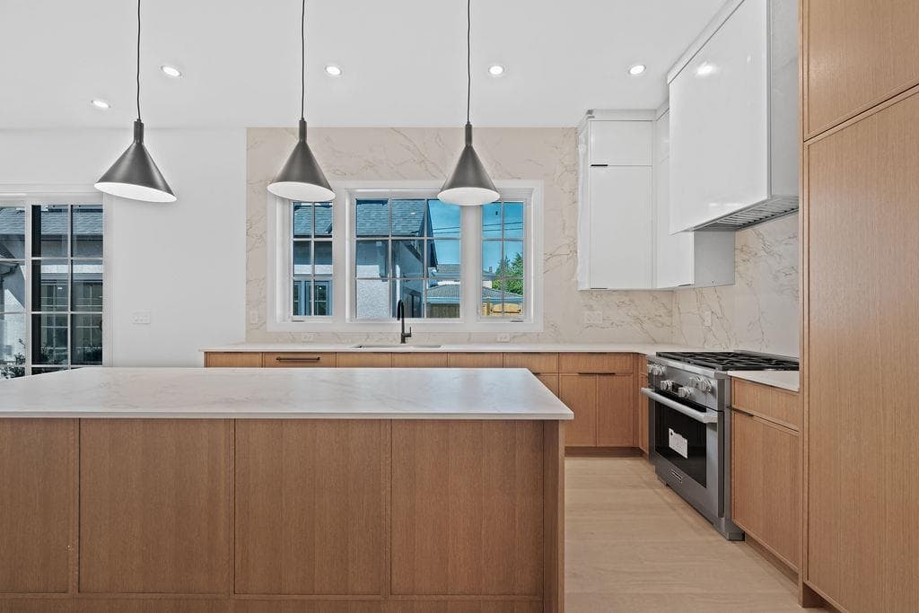 6853 Cypress Street, Vancouver, V0V 0V0 — photo 5