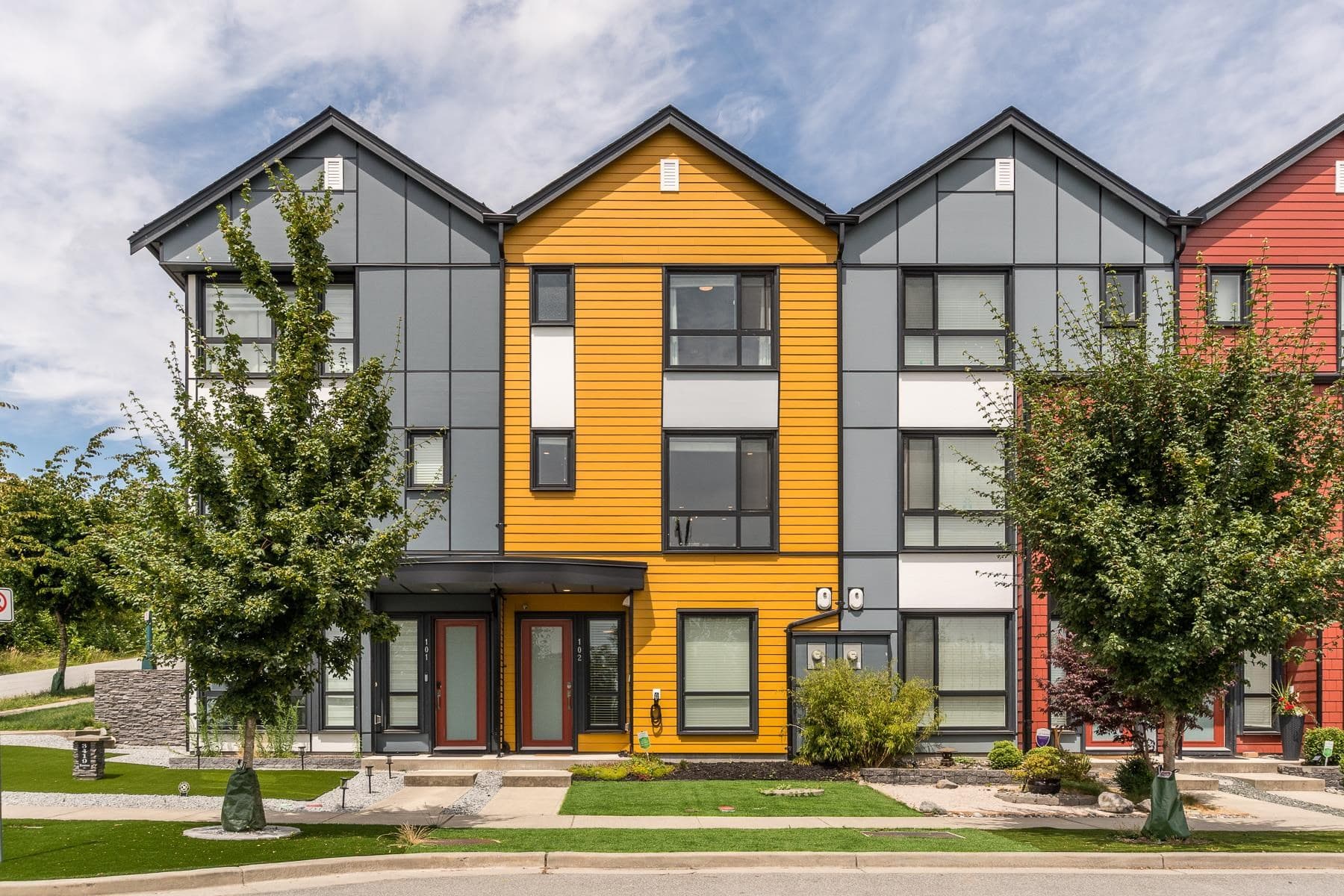 102 - 3419 Roxton Avenue, Coquitlam, V3B 0G7 — photo 2