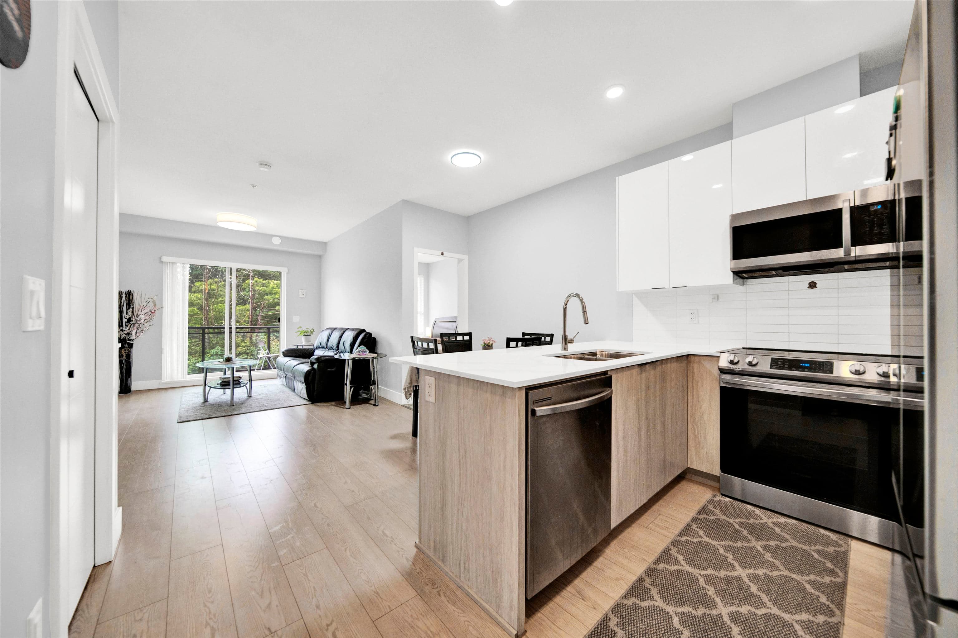 208 - 5486 199a Street, Langley, V3A 0N6 — photo 2