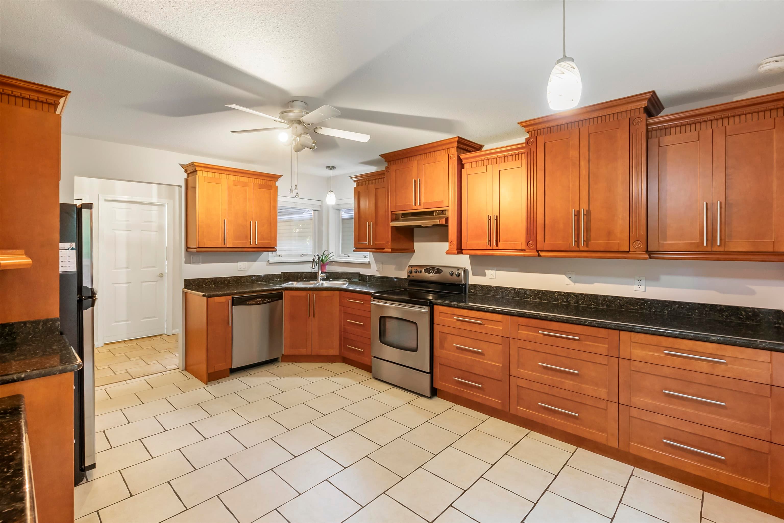 115 - 10172 141 Street, Surrey, V3T 4P6 — photo 3