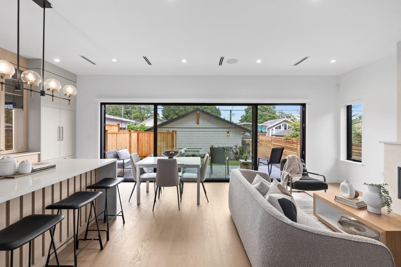 2 - 2247 Parker Street, Vancouver, V5L 2L8 — photo 2