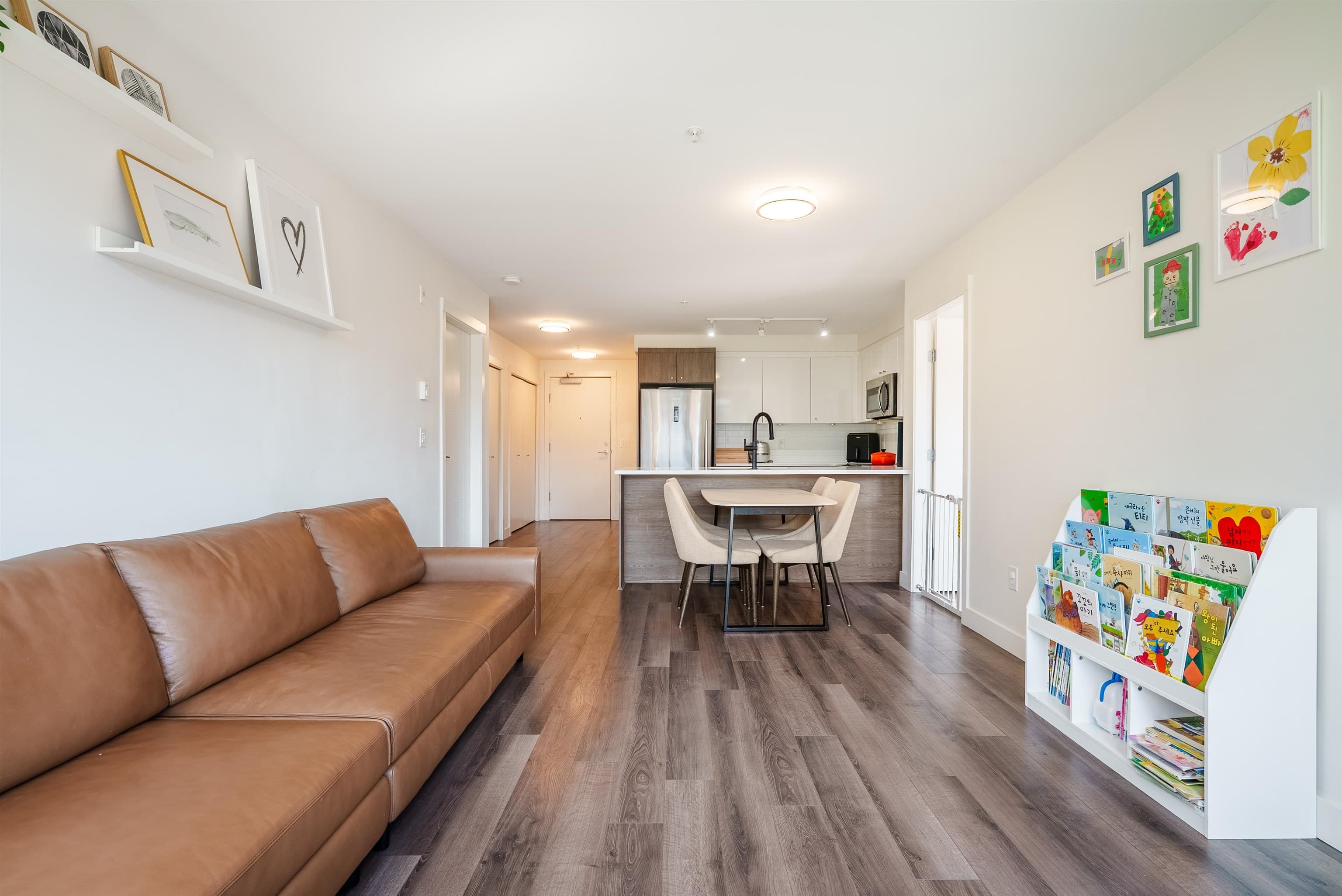 418 - 2525 Clarke Street, Port Moody, V3H 0J3 — photo 3