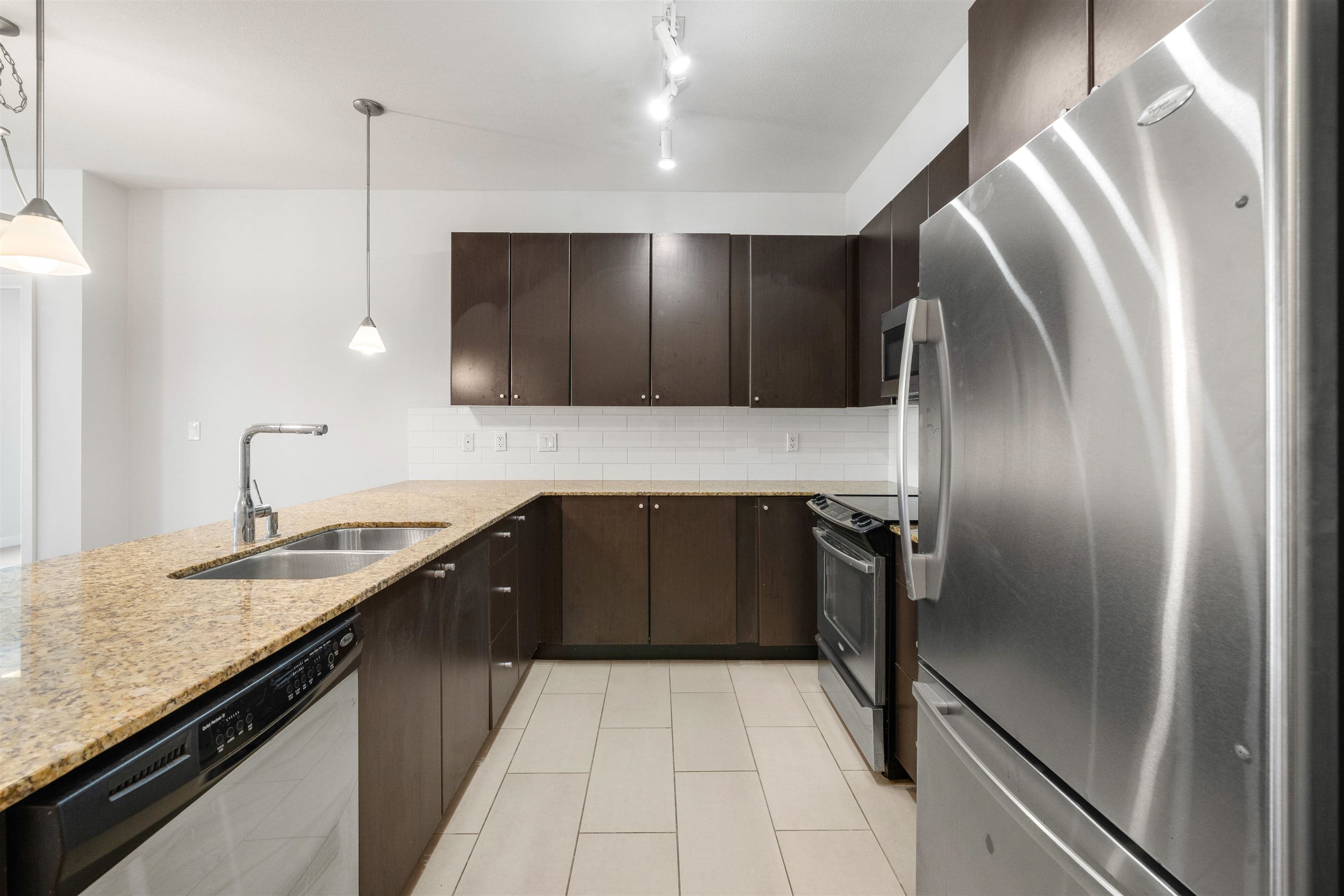 317 - 225 Francis Way, New Westminster, V3L 0G1 — photo 4